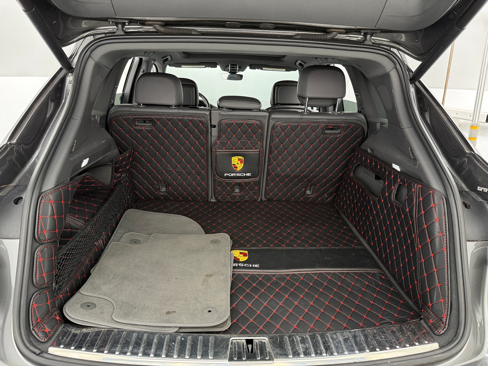 Thumbnail: 2020 Porsche Cayenne - 6