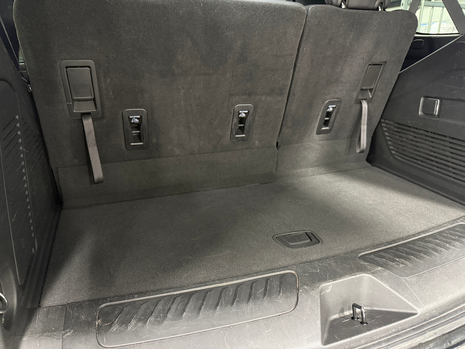 Thumbnail: 2024 Chevrolet Tahoe - 6