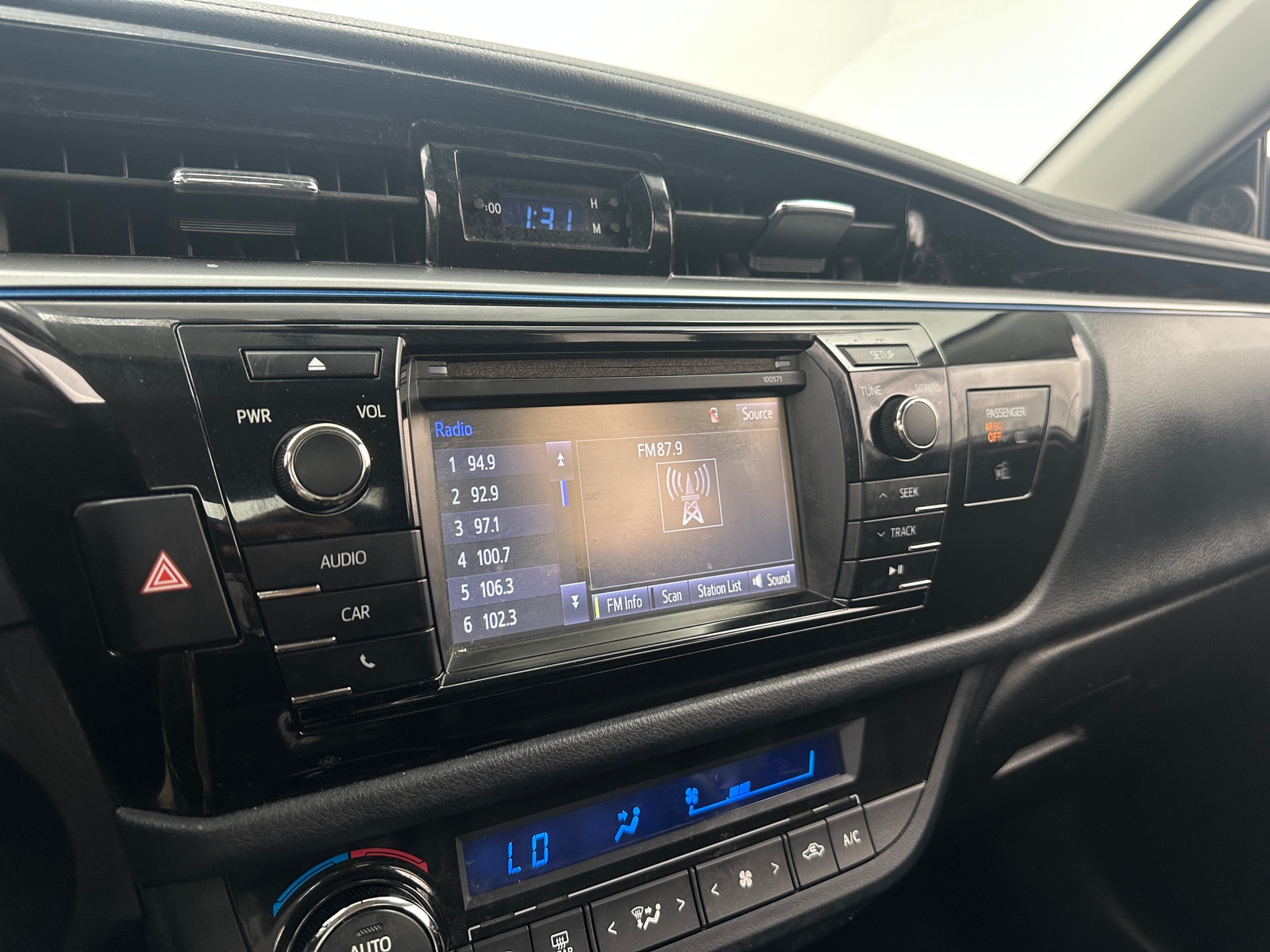 Thumbnail: 2016 Toyota Corolla - 4