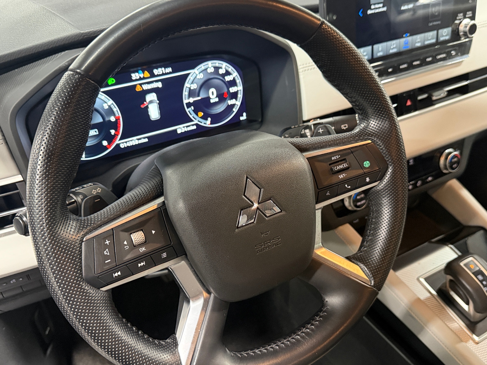 Thumbnail: 2022 Mitsubishi Outlander - 4