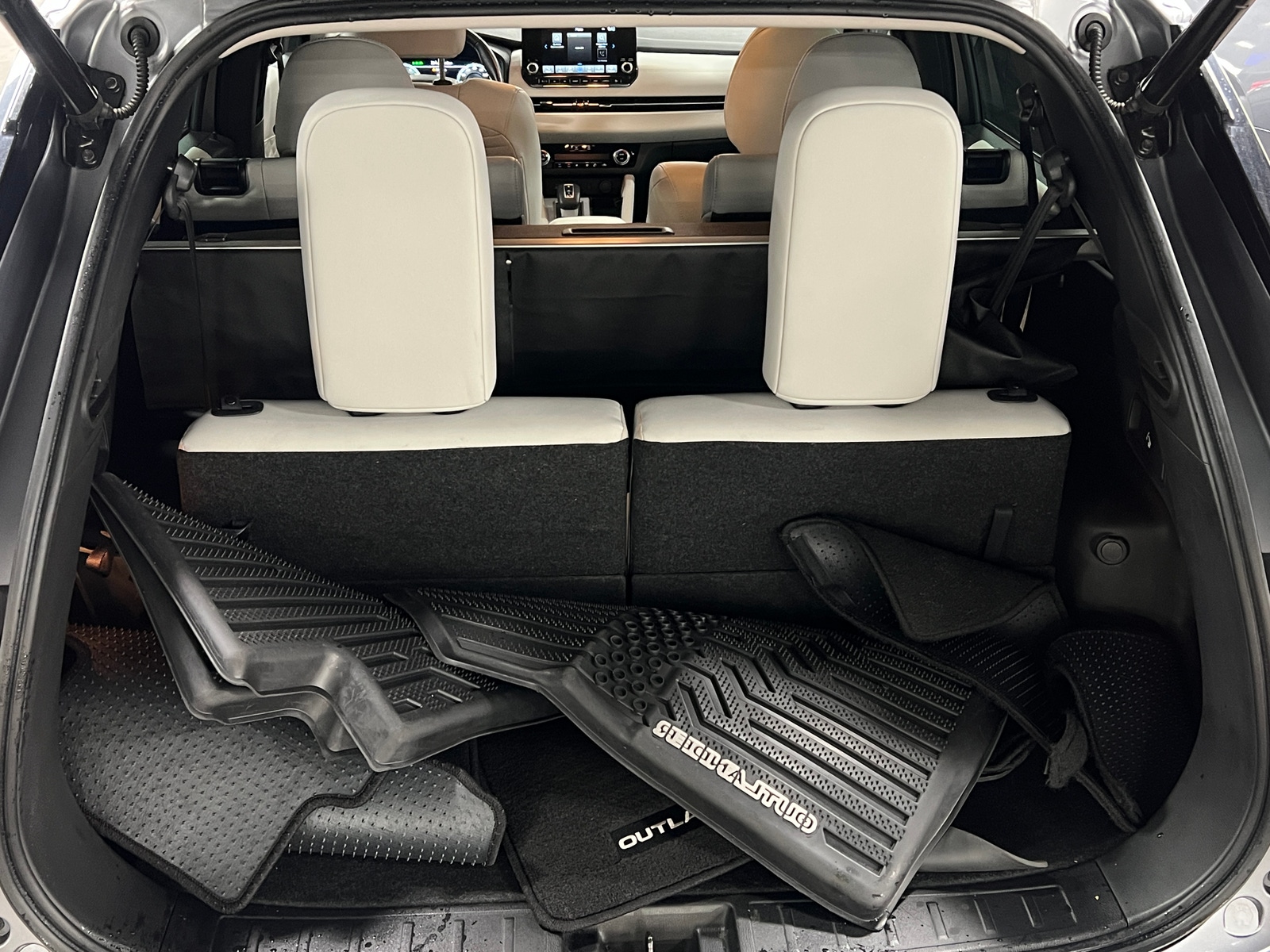 Thumbnail: 2022 Mitsubishi Outlander - 6