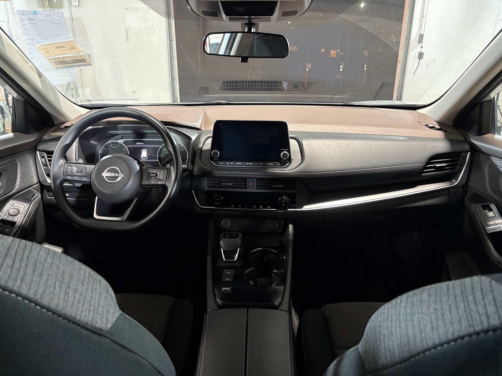 Thumbnail: 2023 Nissan Rogue - 3