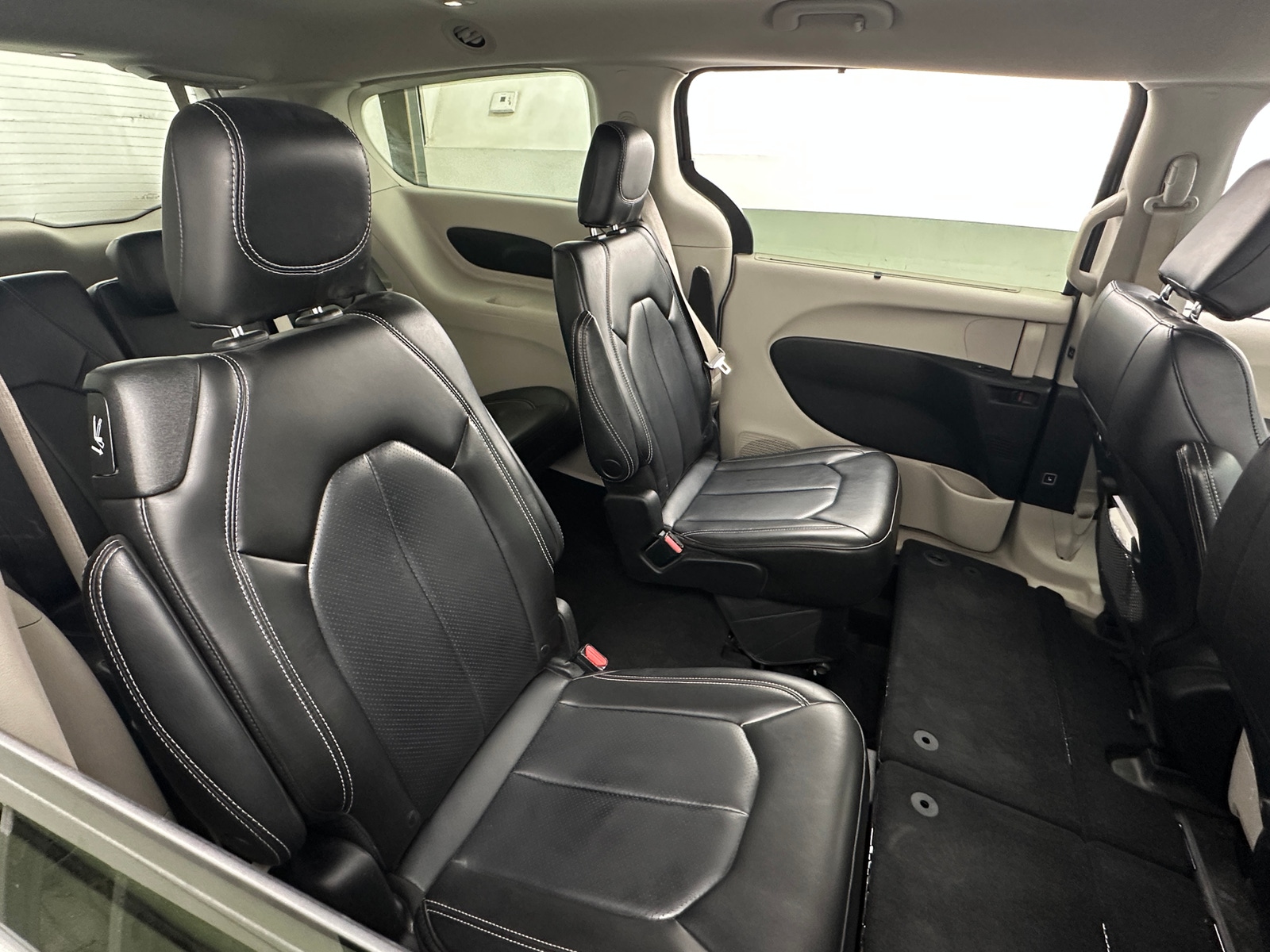 Thumbnail: 2023 Chrysler Pacifica - 5