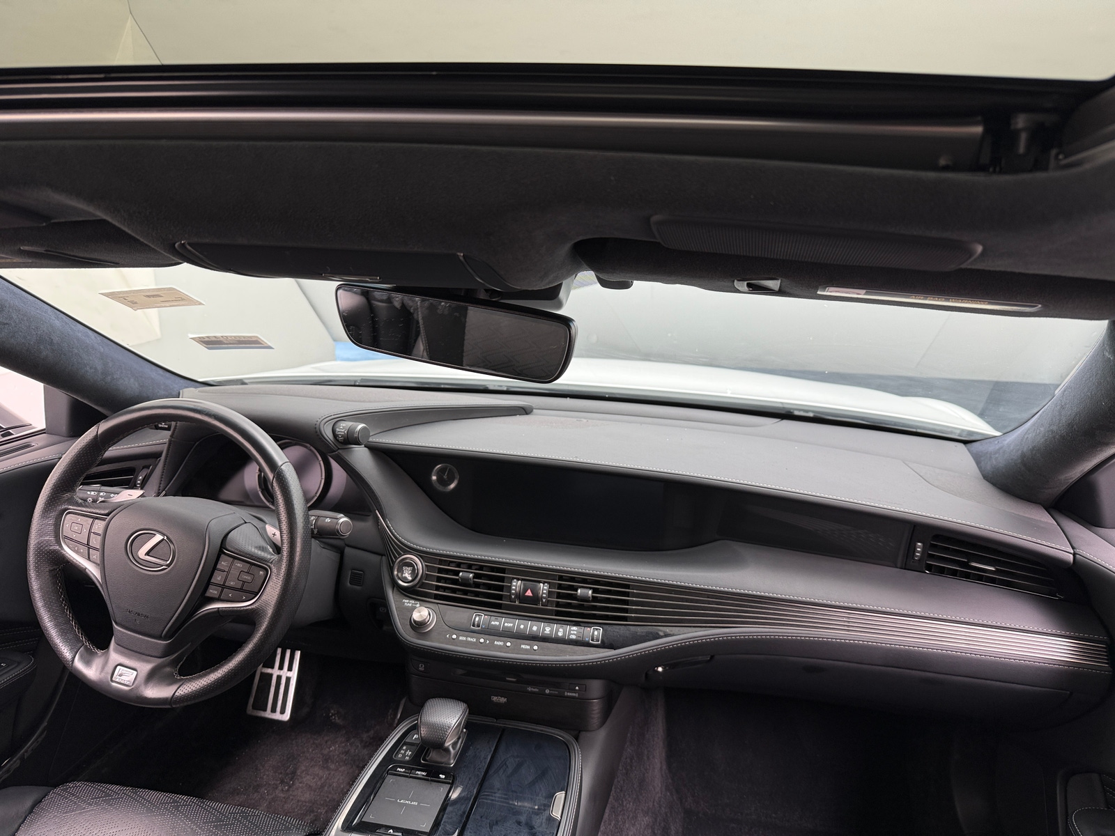 Thumbnail: 2020 Lexus LS - 2