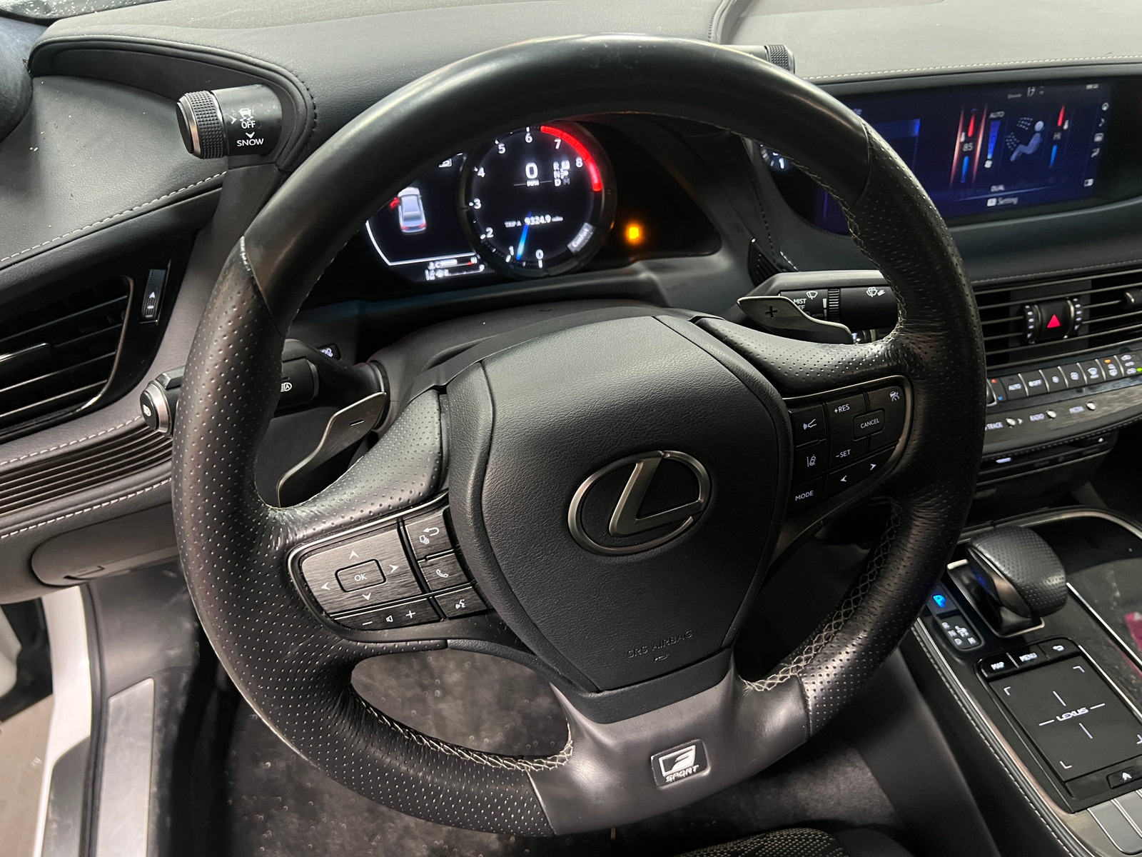 Thumbnail: 2020 Lexus LS - 4