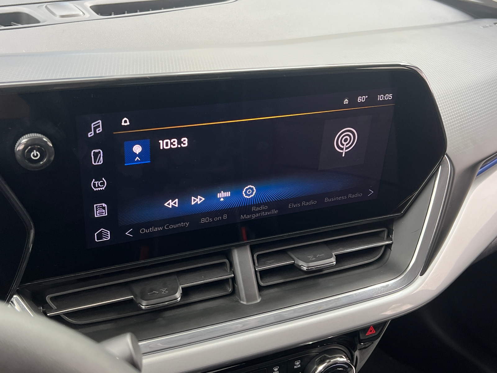 Thumbnail: 2025 Chevrolet Trax - 4