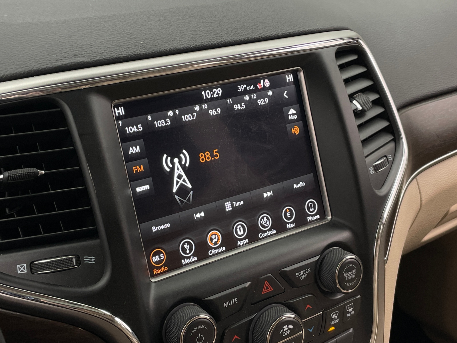 Thumbnail: 2018 Jeep Grand Cherokee - 3