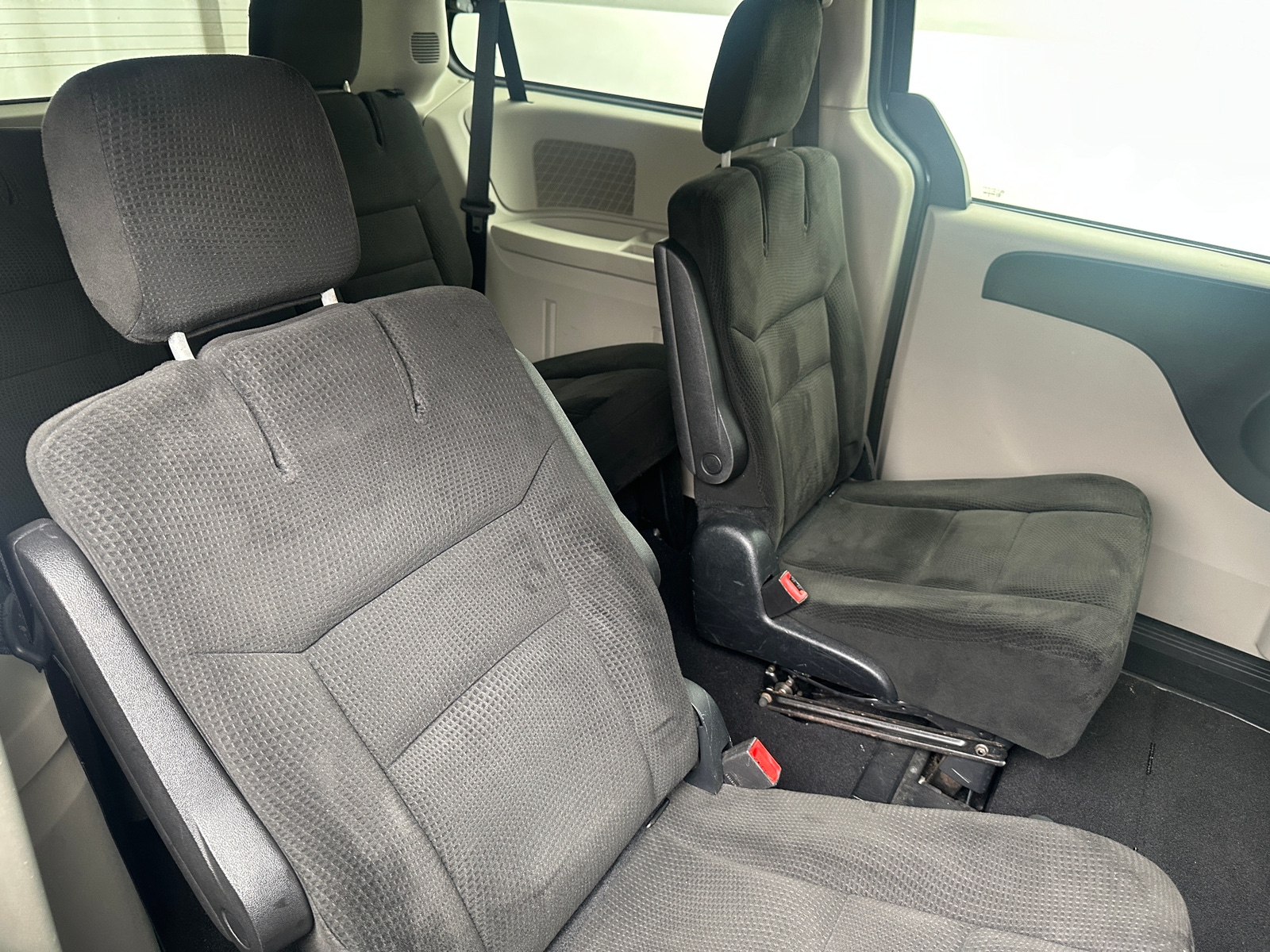 Thumbnail: 2016 Dodge Grand Caravan - 6