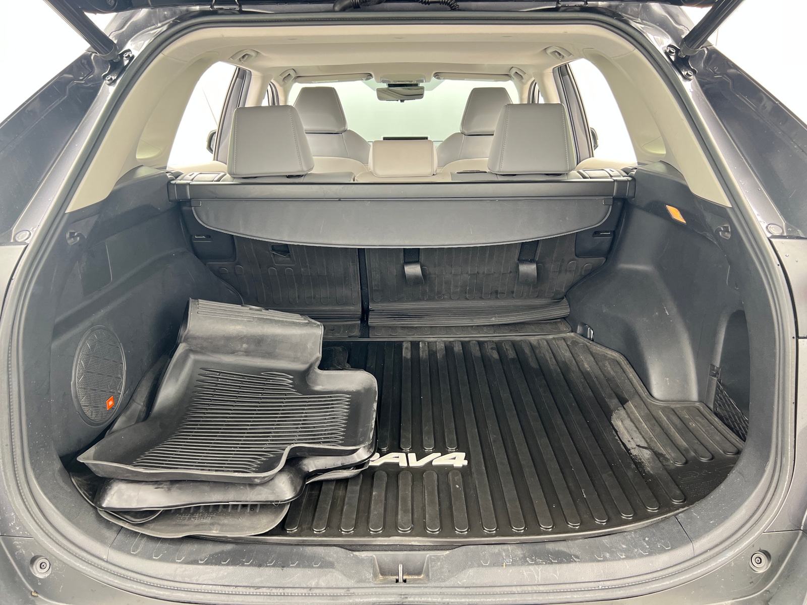 Thumbnail: 2021 Toyota RAV4 - 6