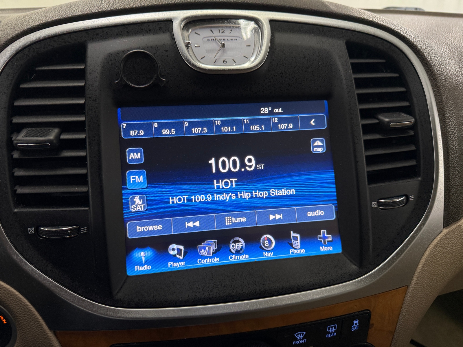 Thumbnail: 2013 Chrysler 300 - 3