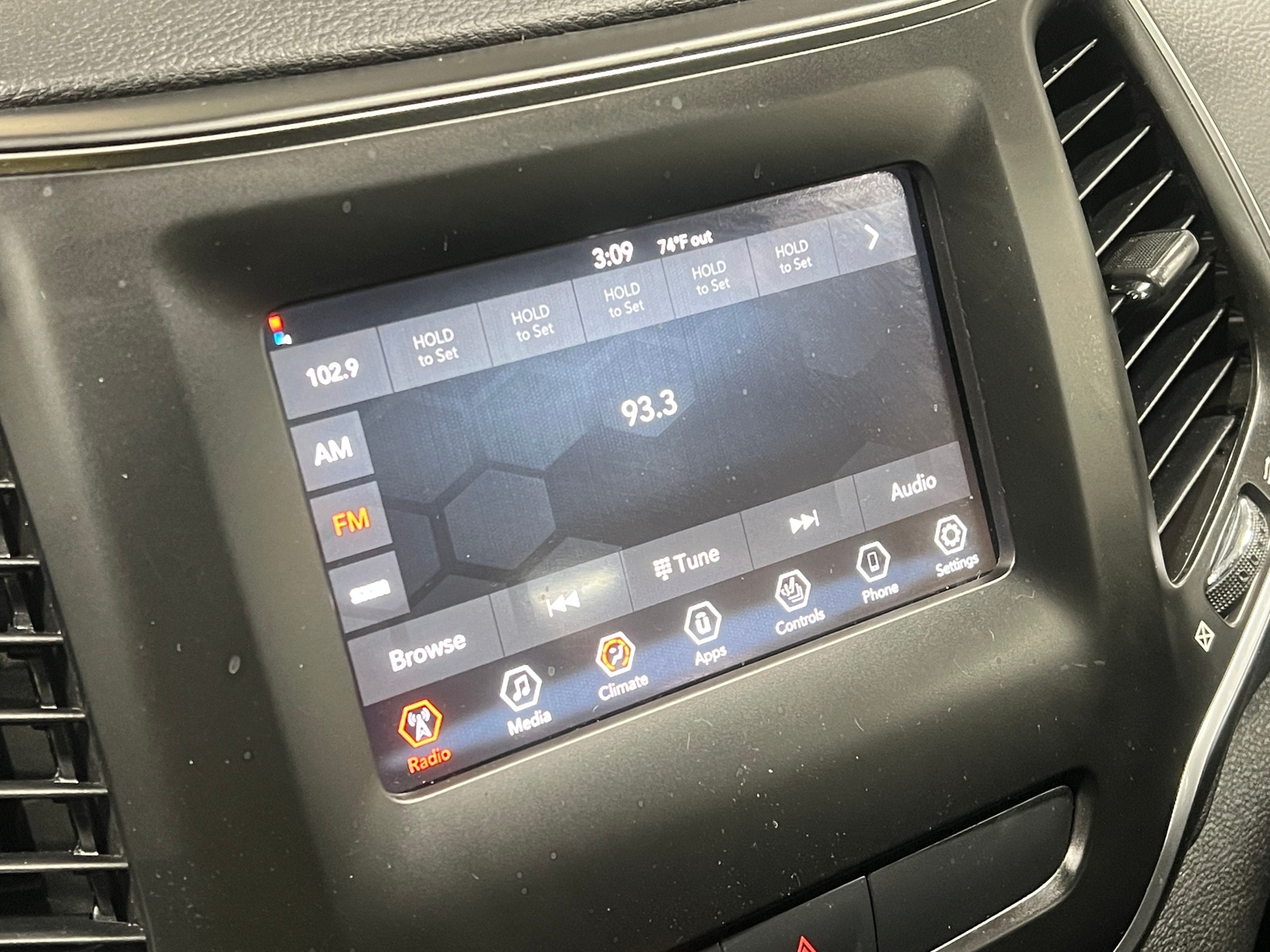 Thumbnail: 2019 Jeep Cherokee - 4