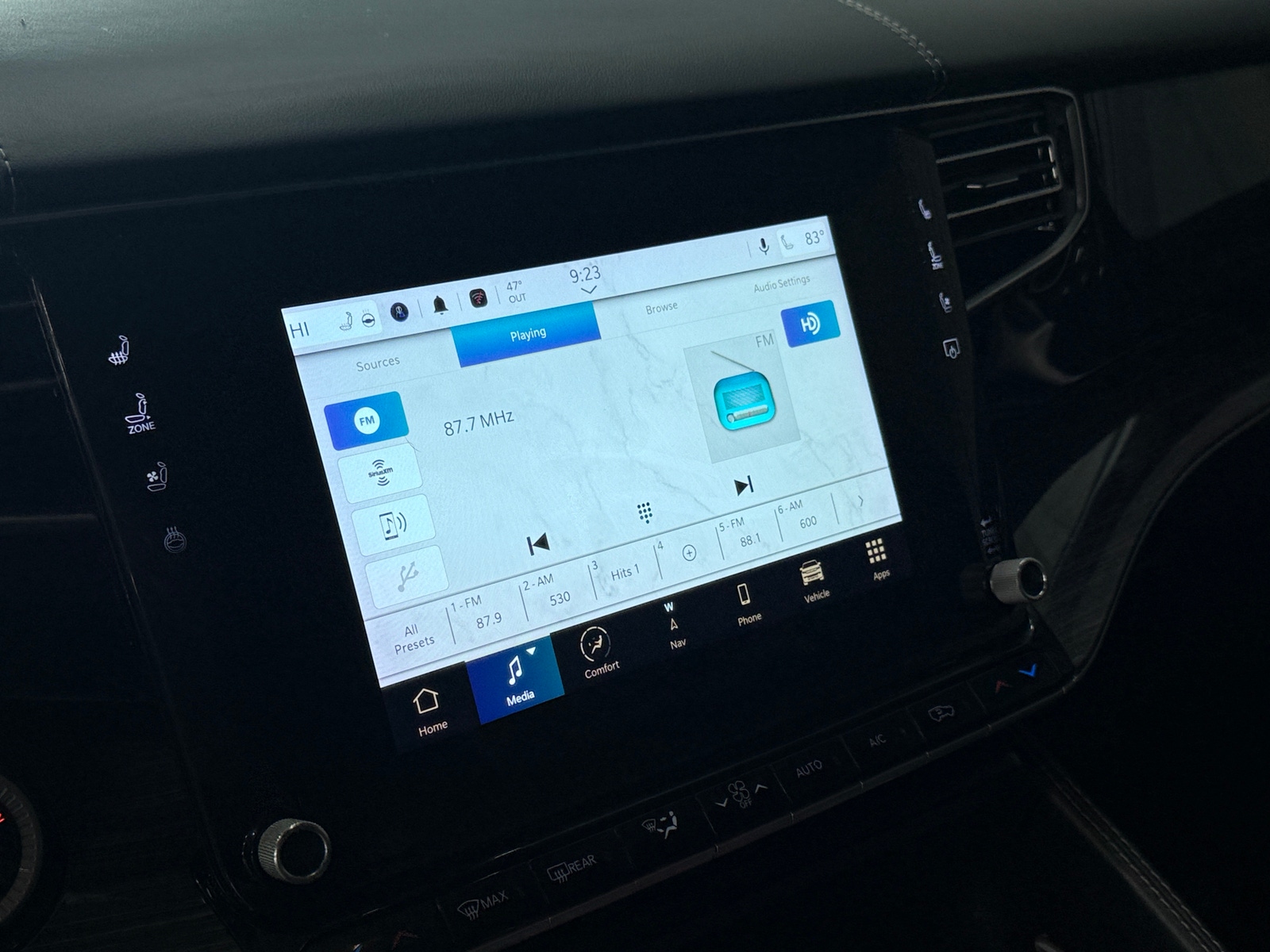 Thumbnail: 2022 Jeep Wagoneer - 3