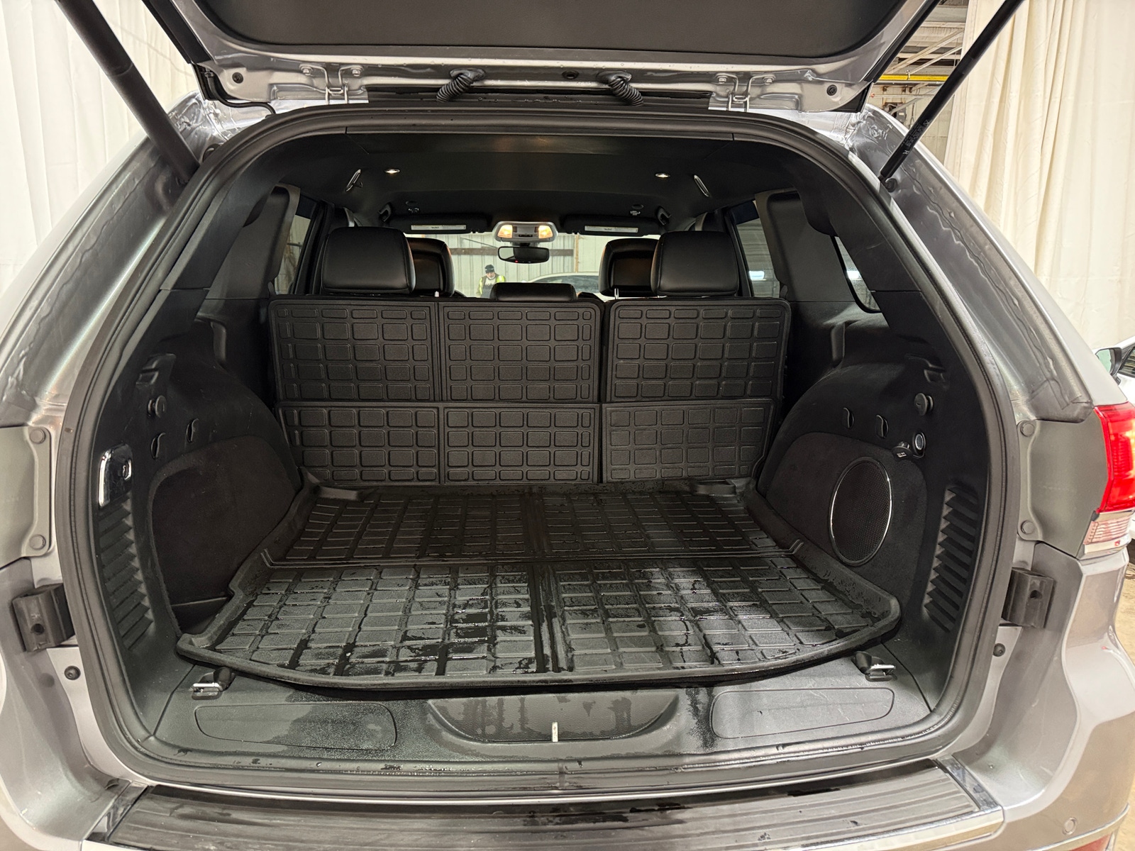 Thumbnail: 2018 Jeep Grand Cherokee - 7