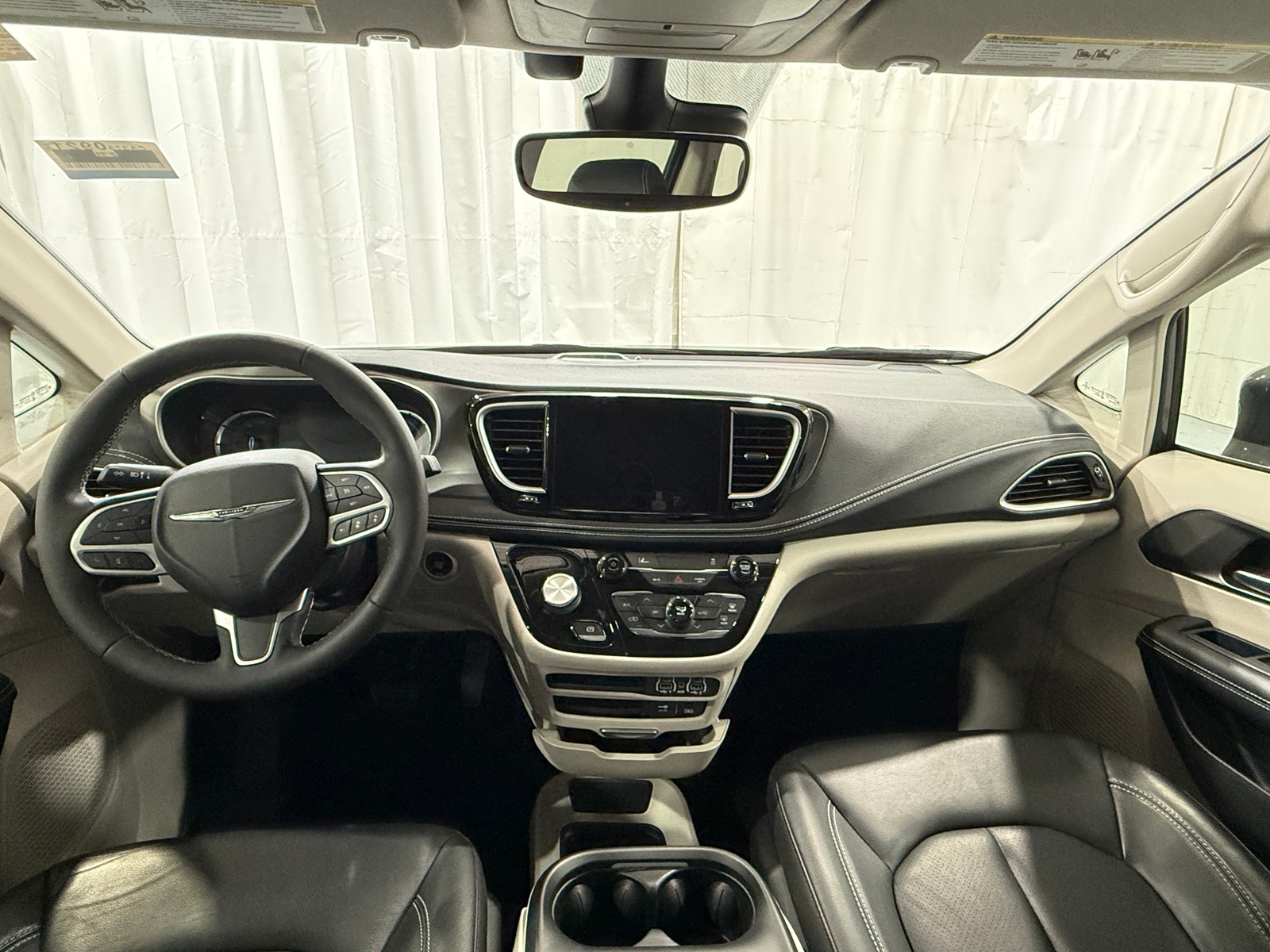 Thumbnail: 2022 Chrysler Pacifica - 2