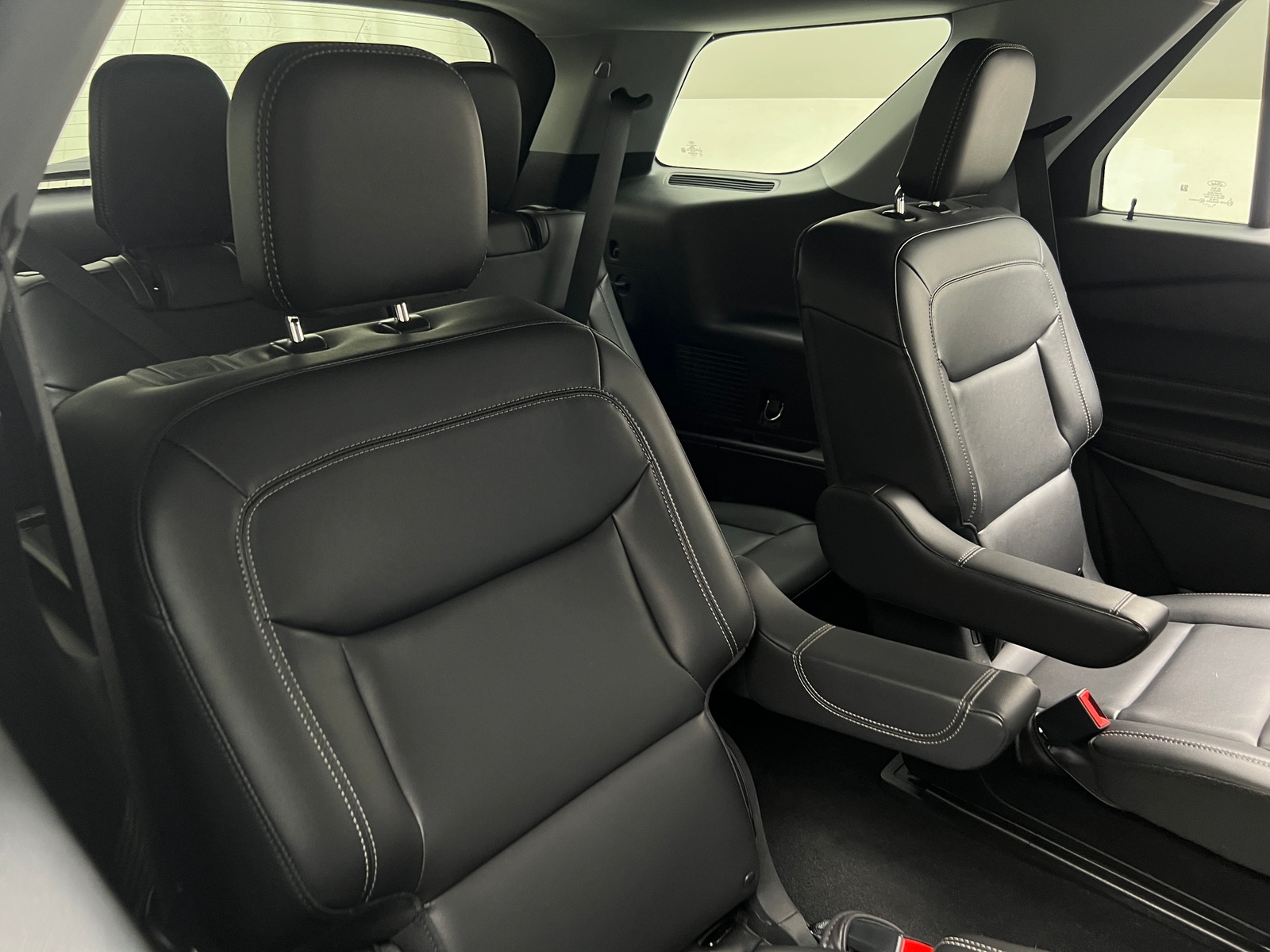 Thumbnail: 2022 Ford Explorer - 6