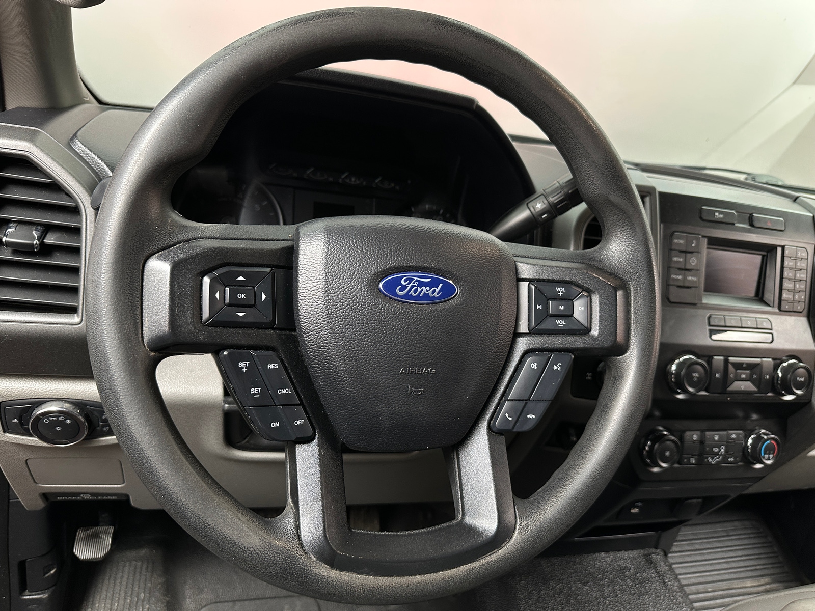 Thumbnail: 2019 Ford Econoline - 4