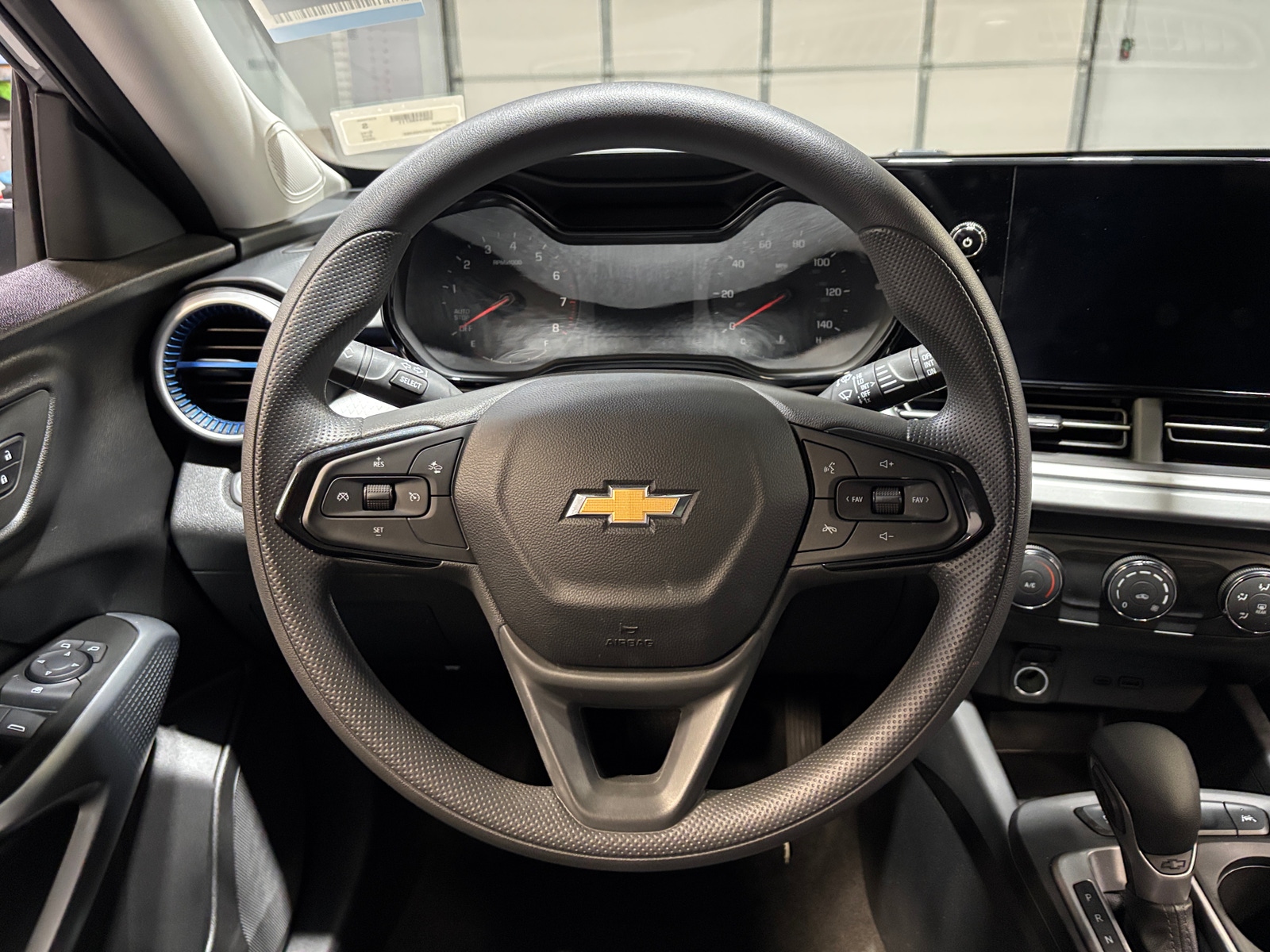 Thumbnail: 2025 Chevrolet Trax - 5