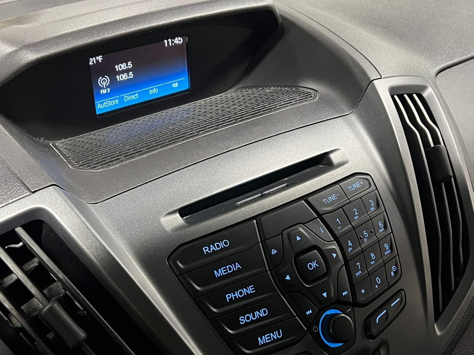 Thumbnail: 2019 Ford Transit Series - 3