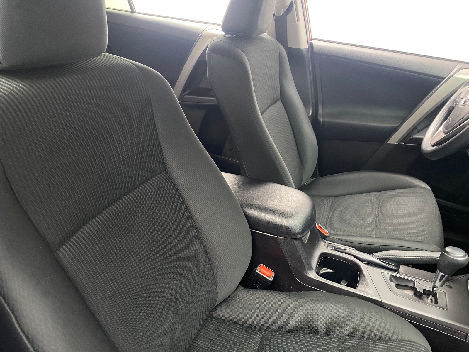 Thumbnail: 2018 Toyota RAV4 - 2