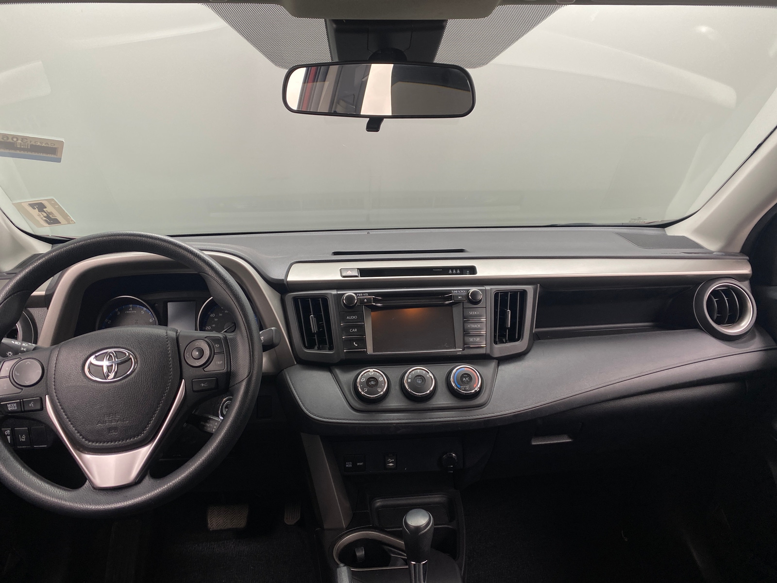 Thumbnail: 2018 Toyota RAV4 - 3