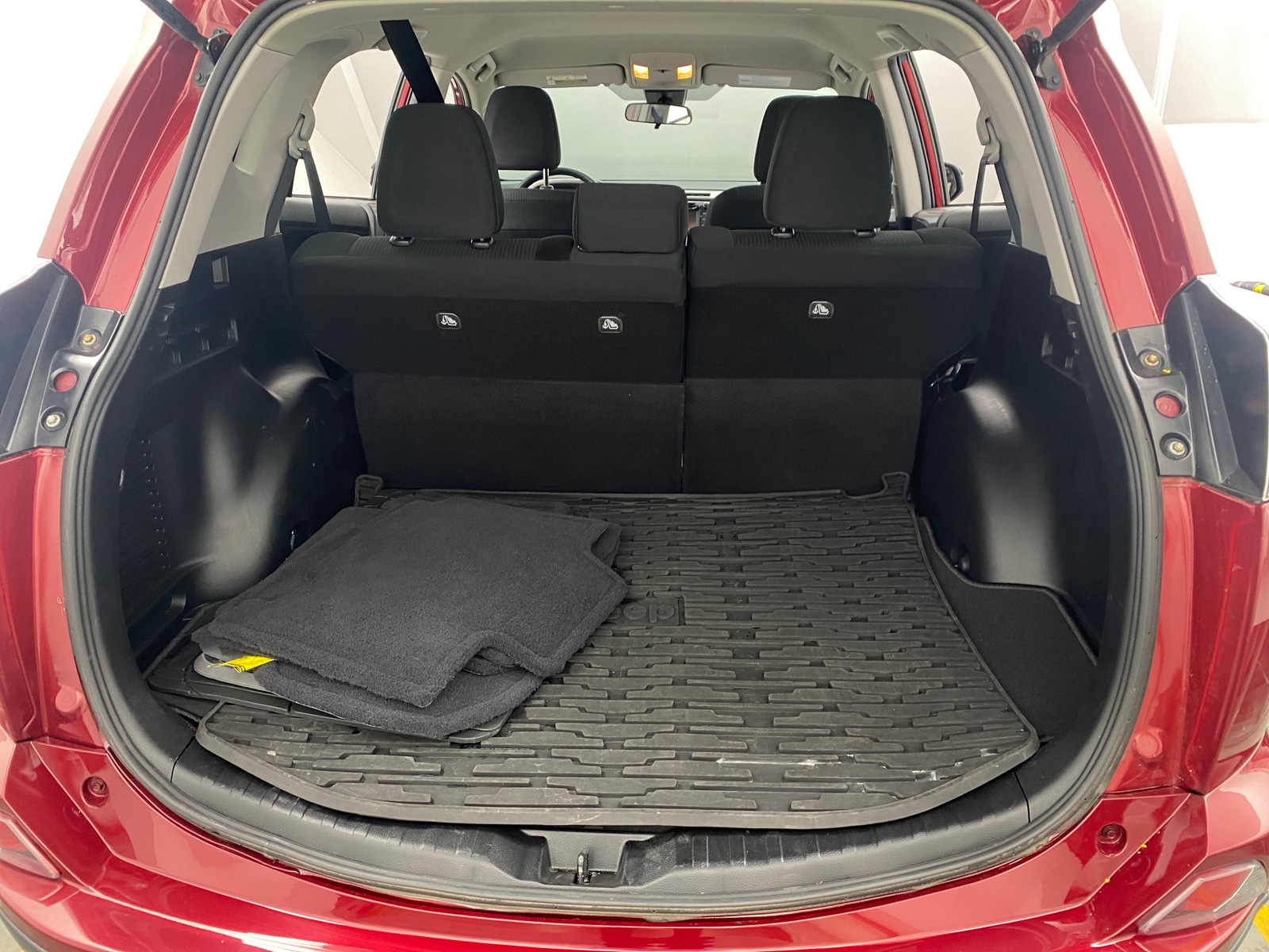 Thumbnail: 2018 Toyota RAV4 - 7