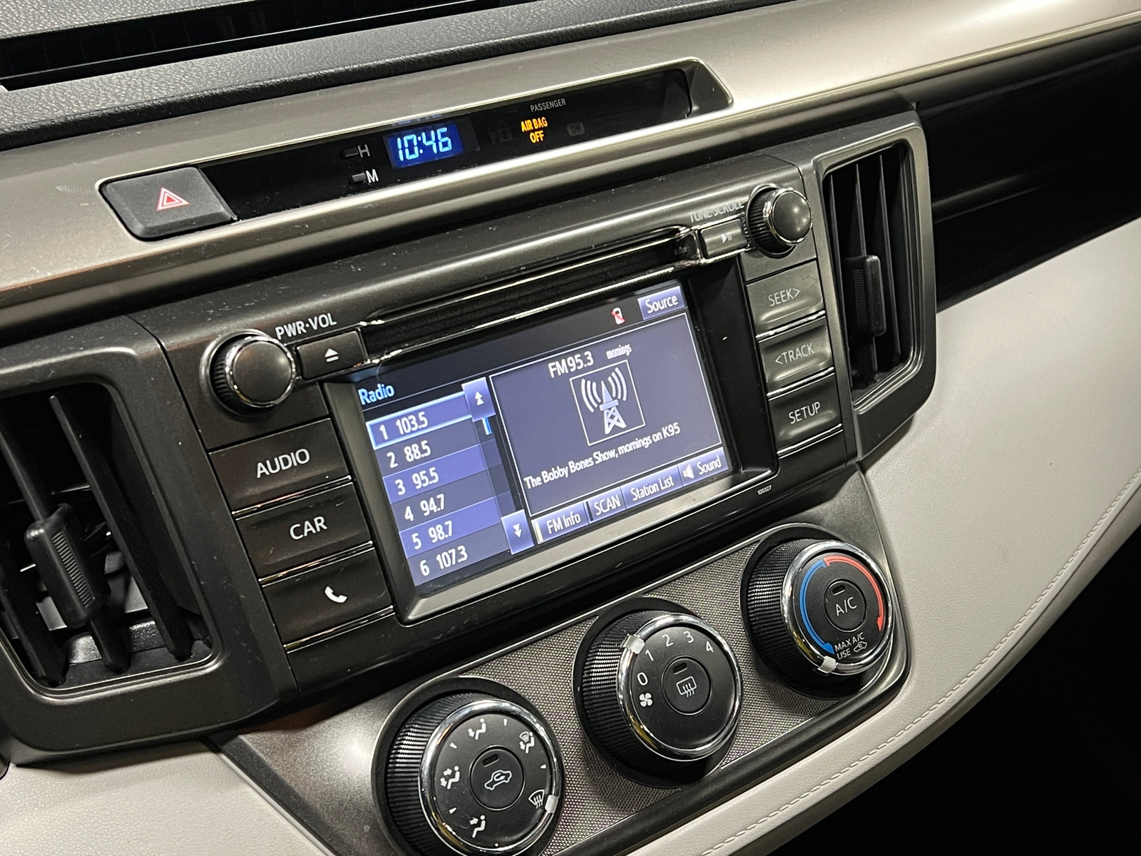 Thumbnail: 2015 Toyota RAV4 - 4