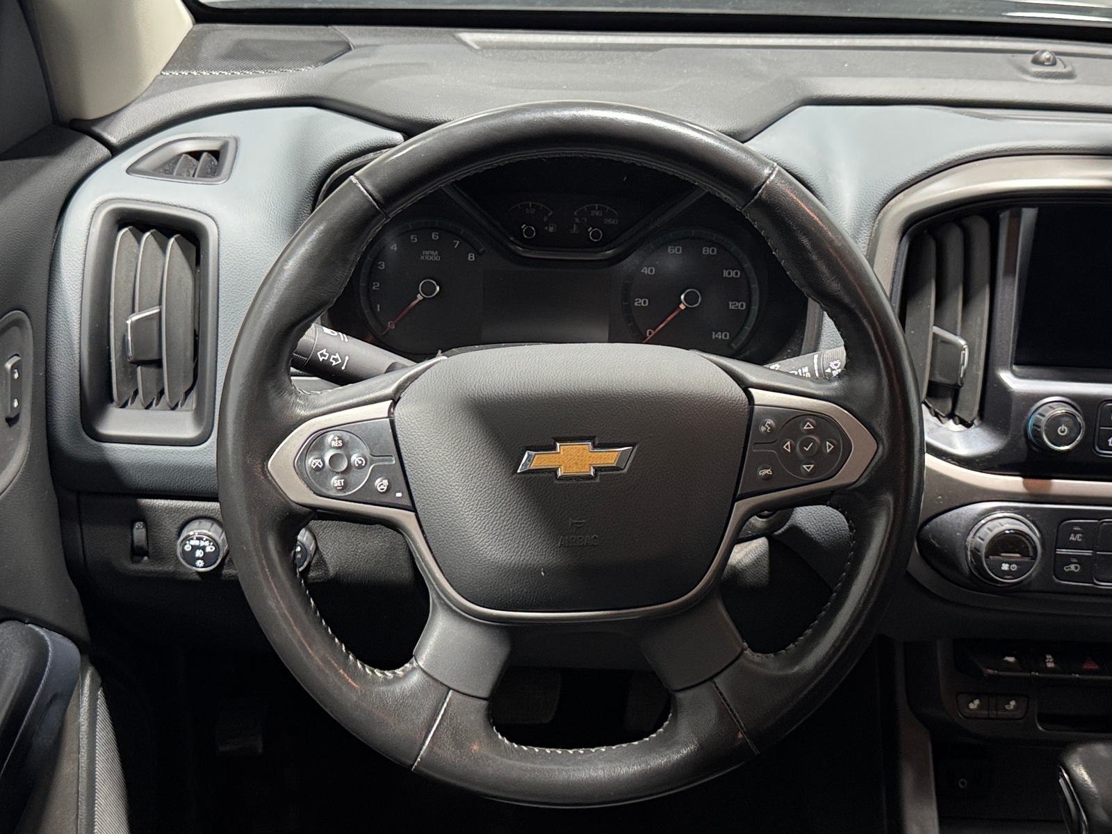 Thumbnail: 2022 Chevrolet Colorado - 4