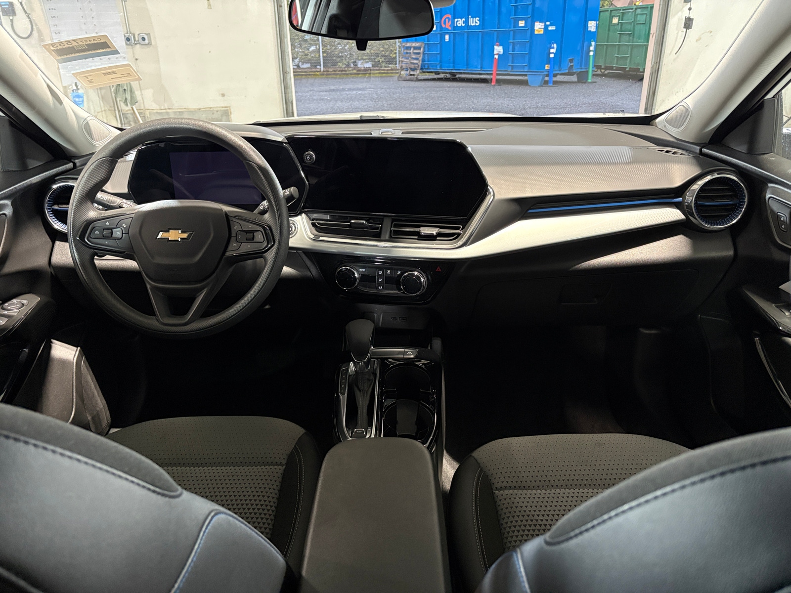 Thumbnail: 2025 Chevrolet Trax - 3