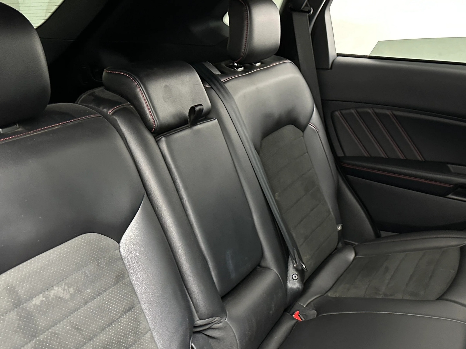 Thumbnail: 2021 Ford Edge - 5