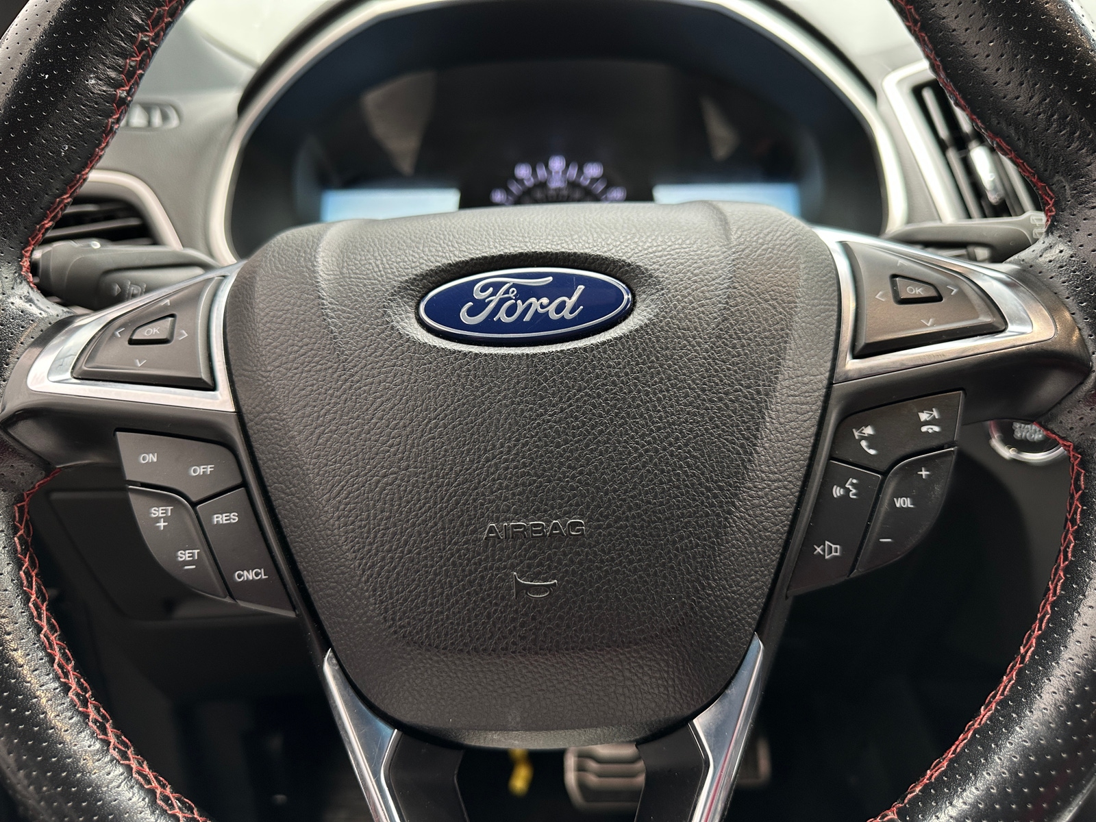 Thumbnail: 2021 Ford Edge - 4