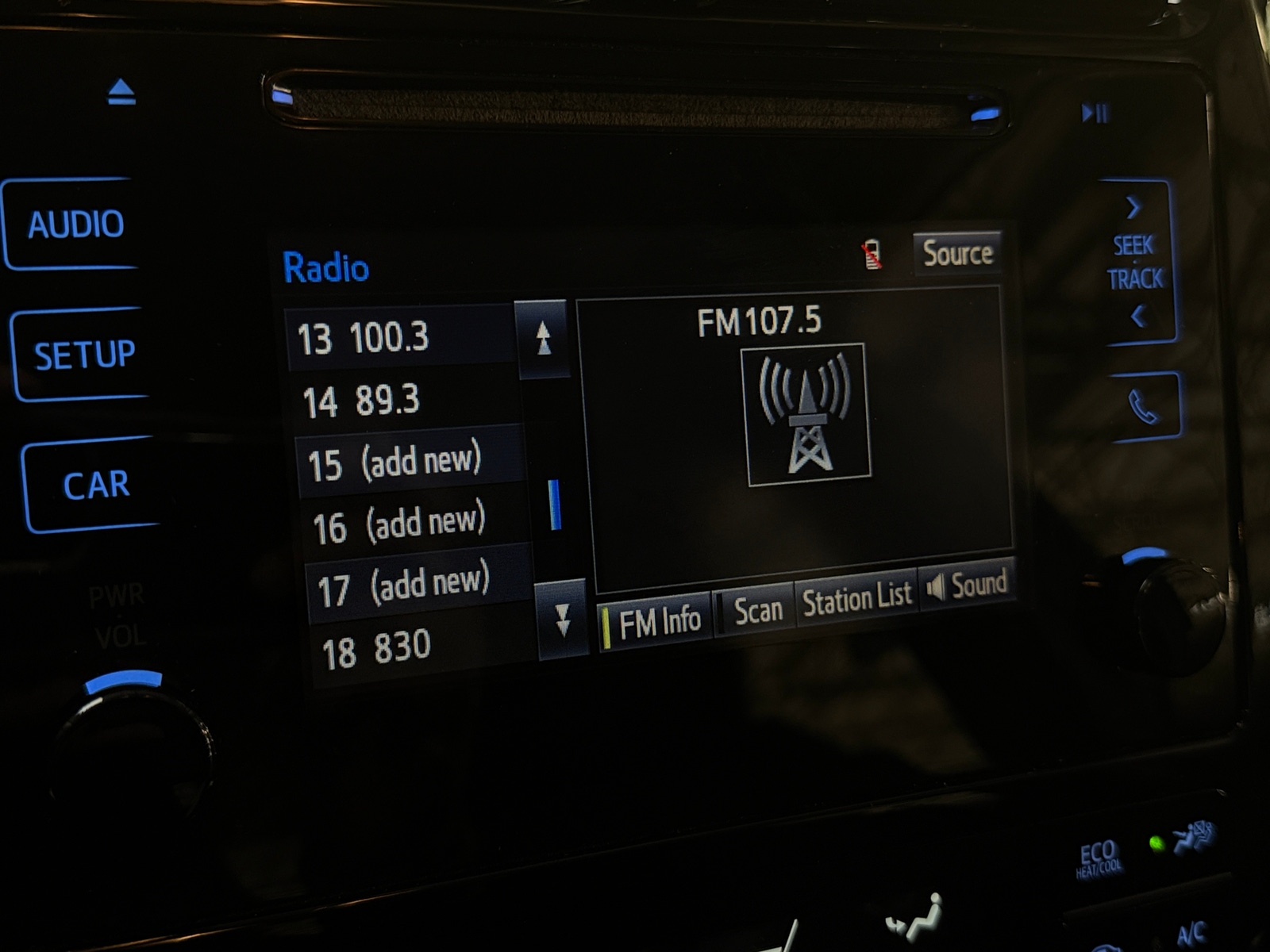 Thumbnail: 2016 Toyota Prius - 4