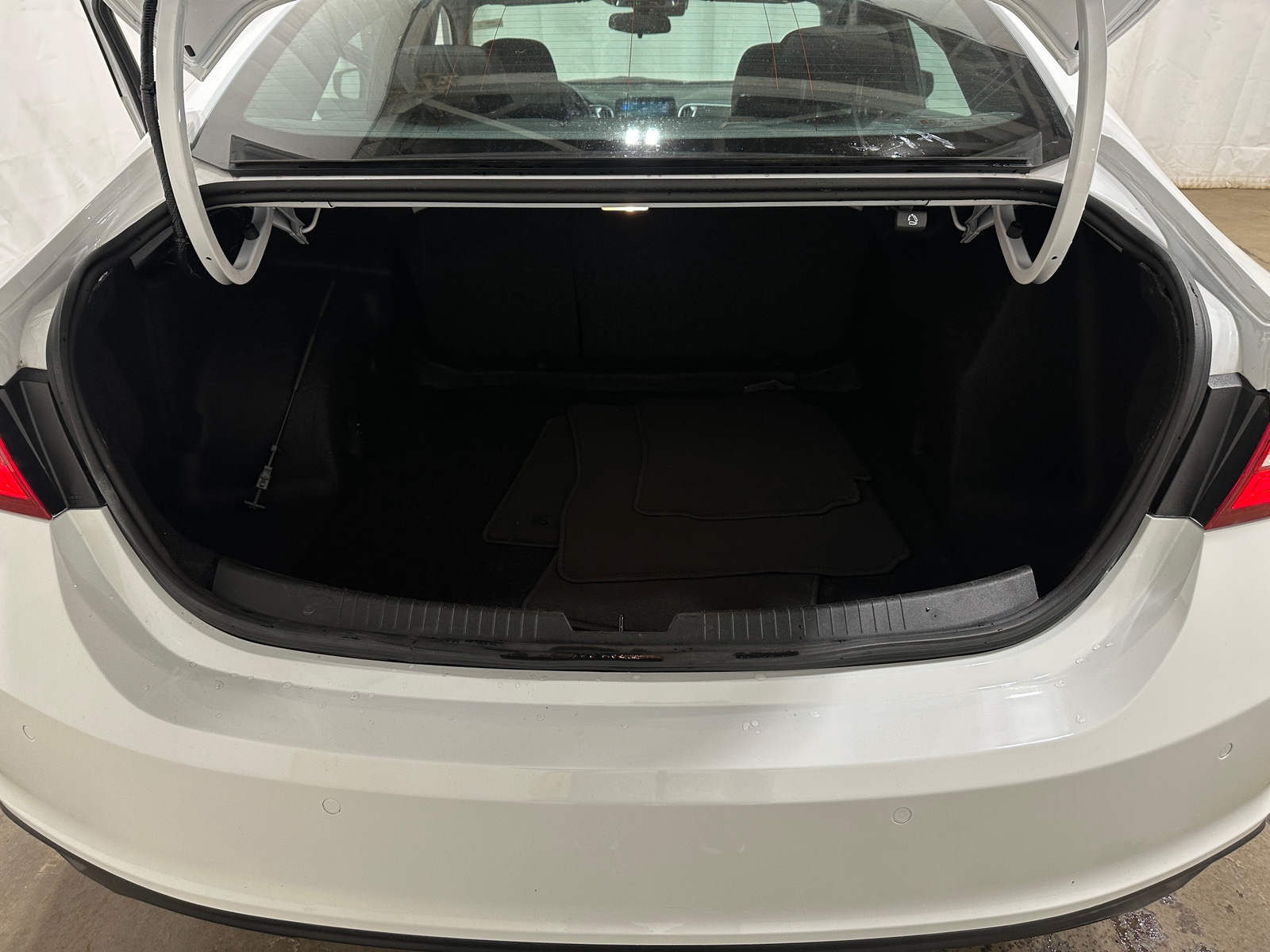 Thumbnail: 2024 Chevrolet Malibu - 7