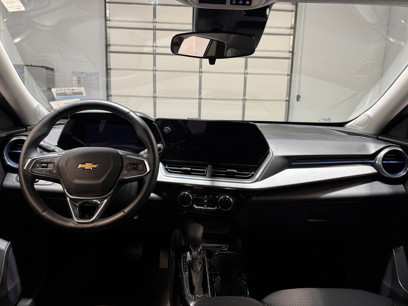 Thumbnail: 2025 Chevrolet Trax - 3