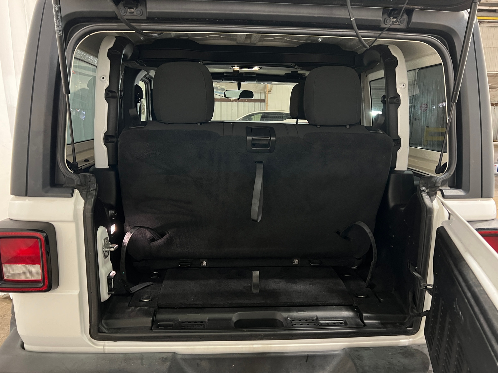 Thumbnail: 2020 Jeep Wrangler - 7