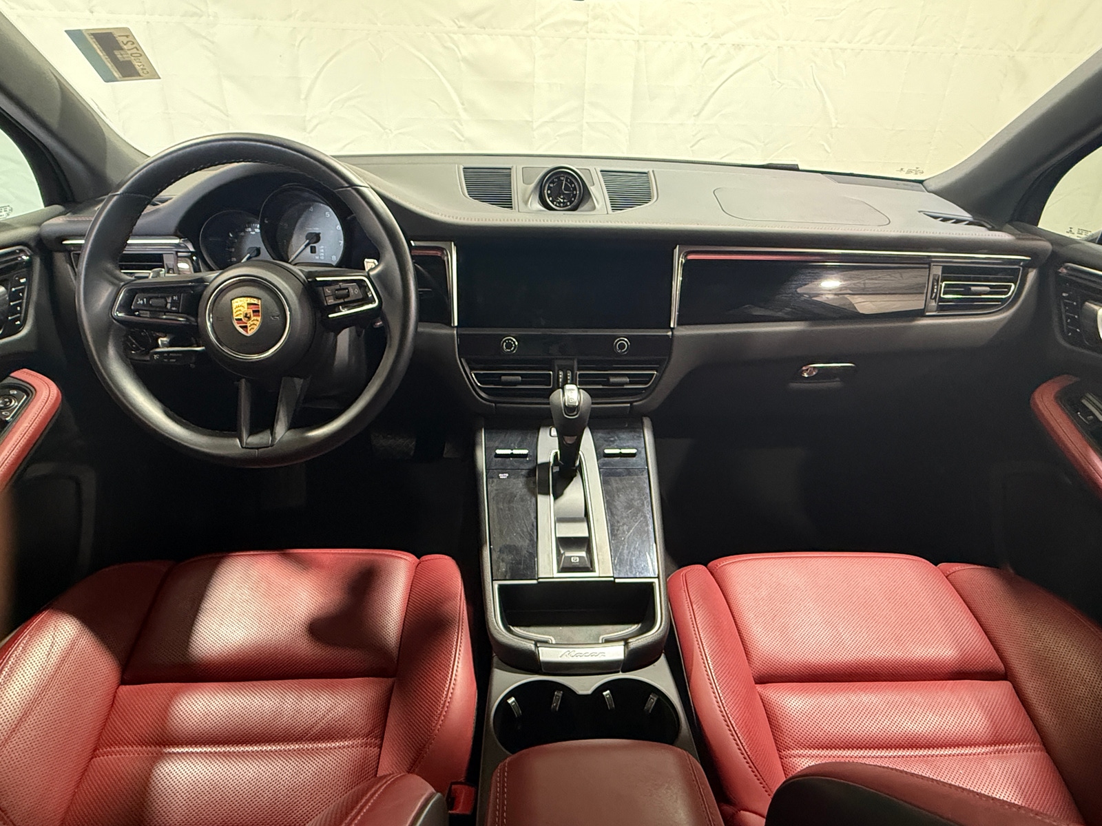 Thumbnail: 2022 Porsche Macan - 2