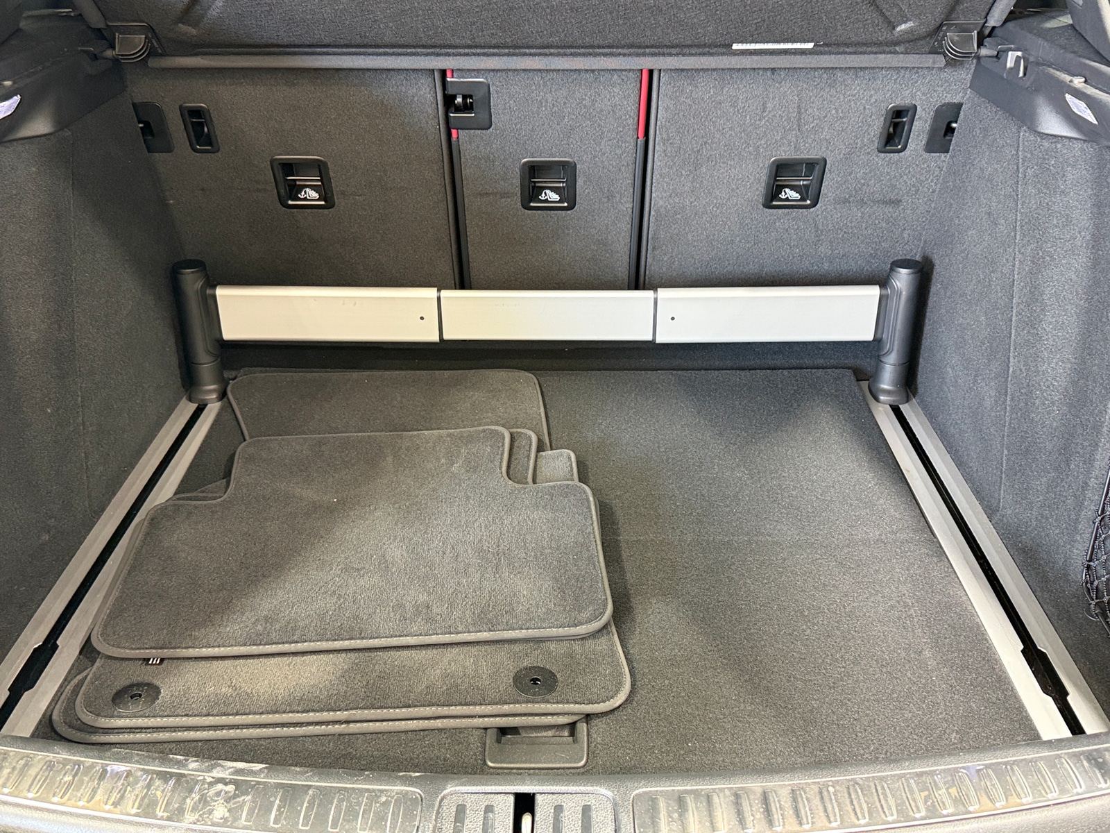 Thumbnail: 2022 Porsche Macan - 6