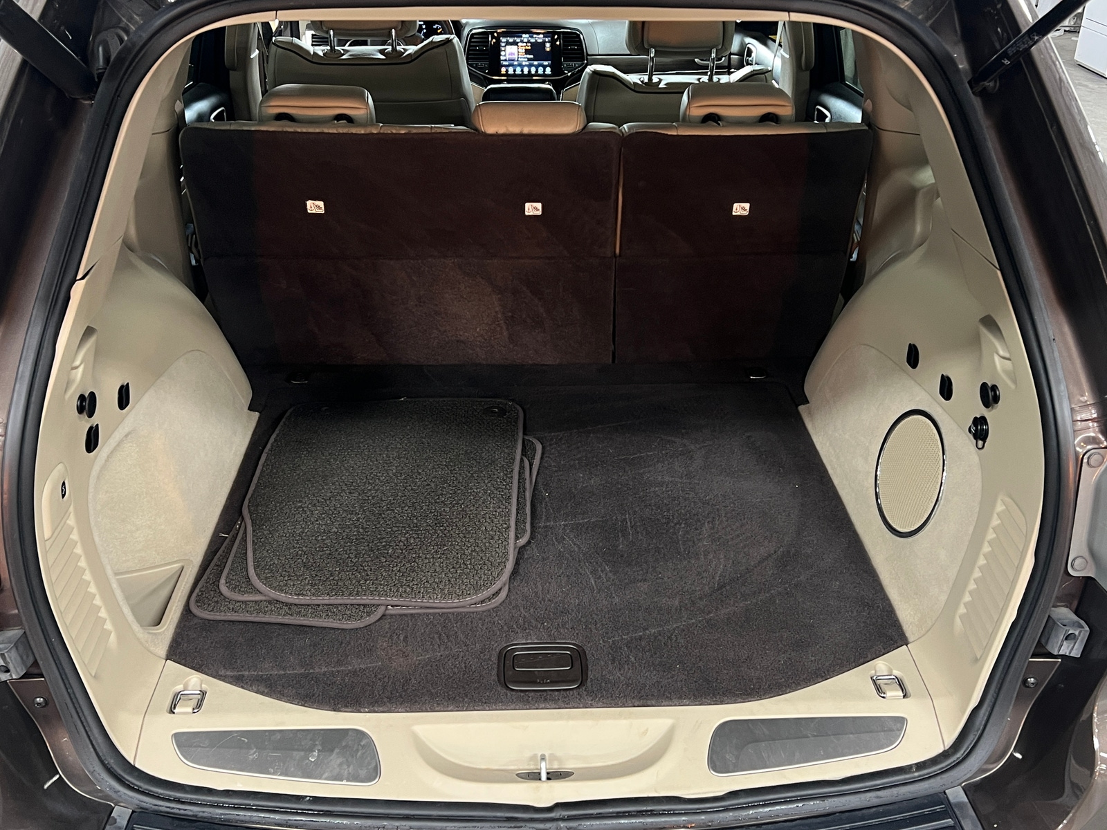 Thumbnail: 2021 Jeep Grand Cherokee - 6