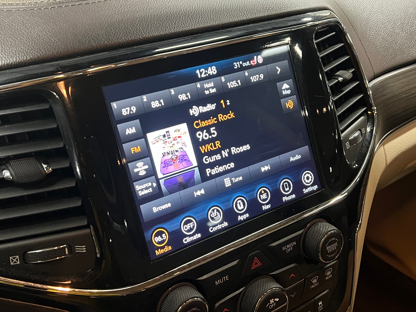 Thumbnail: 2021 Jeep Grand Cherokee - 3