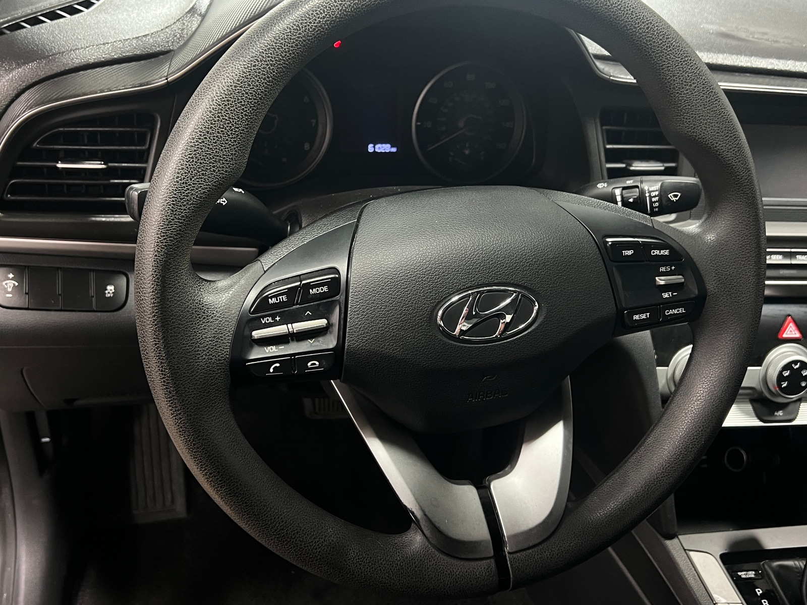 Thumbnail: 2019 Hyundai Elantra - 5