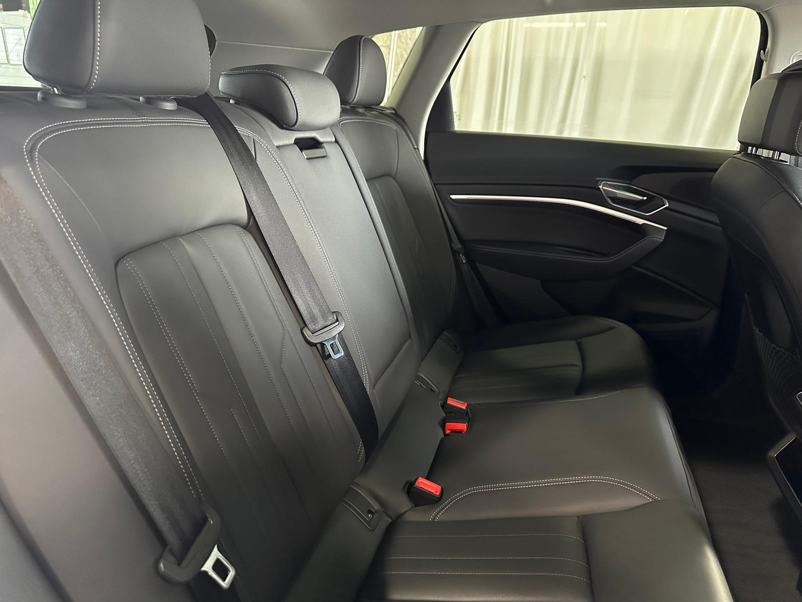 Thumbnail: 2023 Audi e-tron - 5