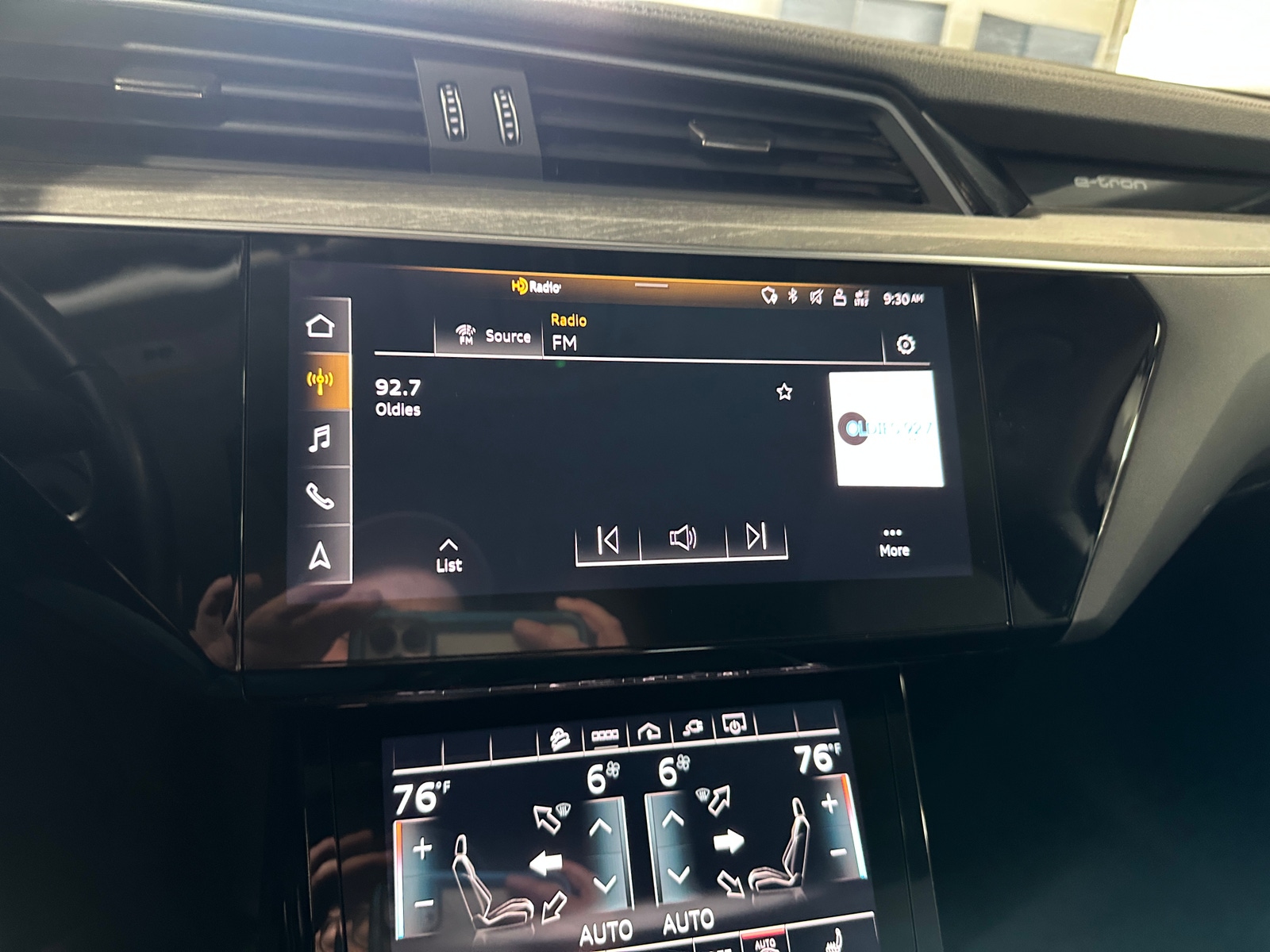 Thumbnail: 2023 Audi e-tron - 3