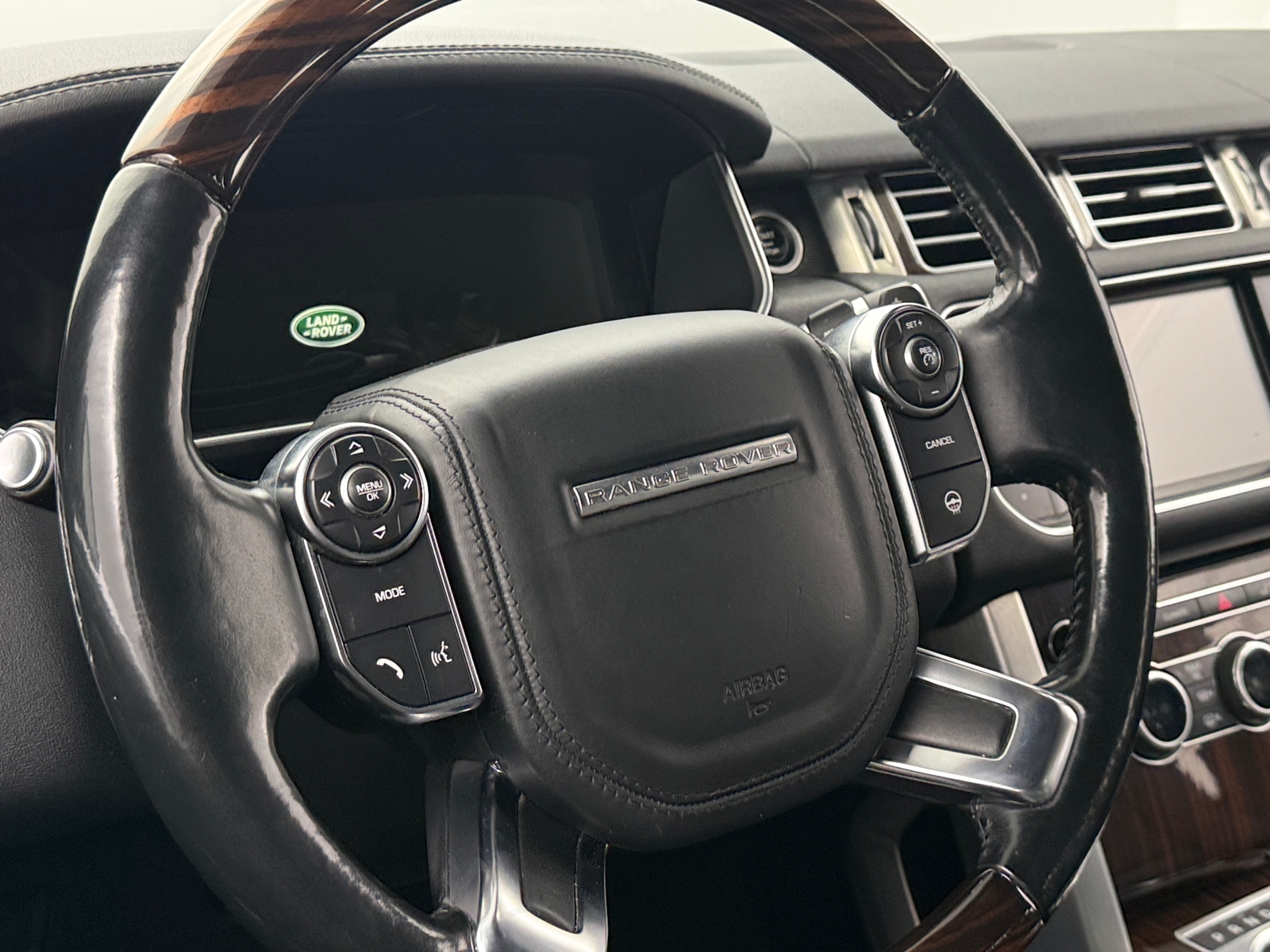 Thumbnail: 2016 Land Rover Range Rover - 4