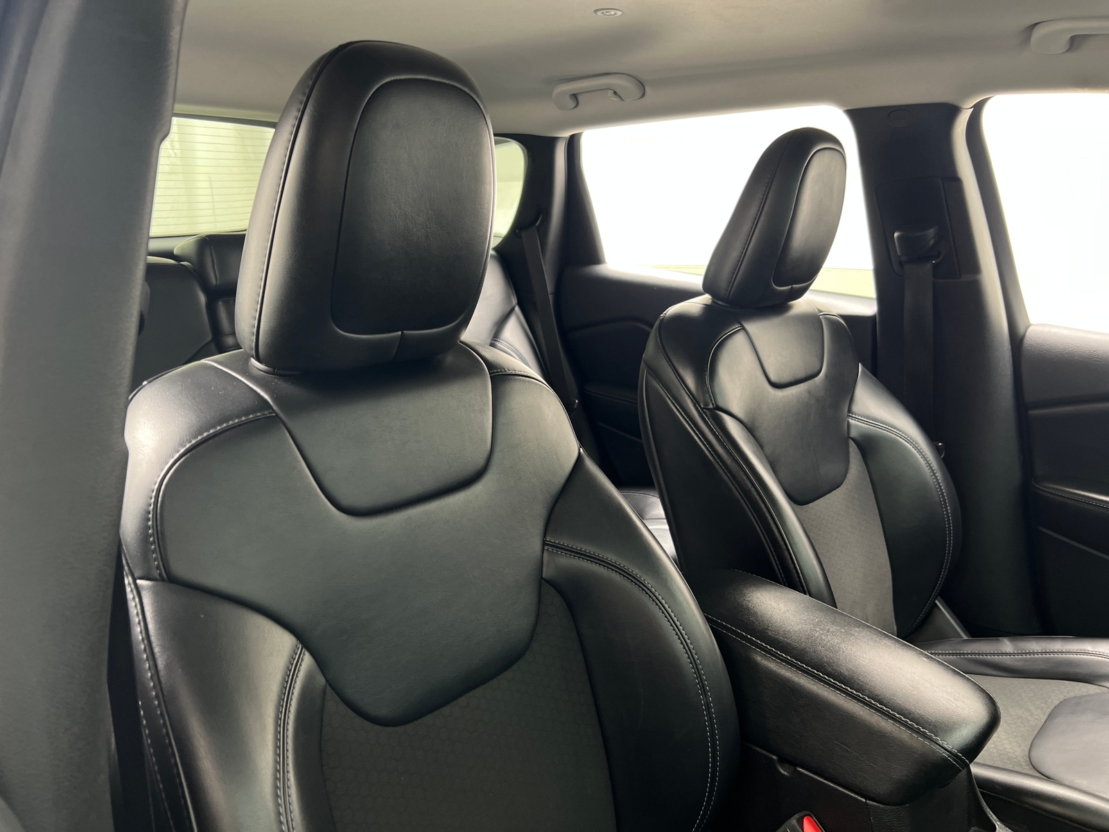 Thumbnail: 2019 Jeep Cherokee - 2