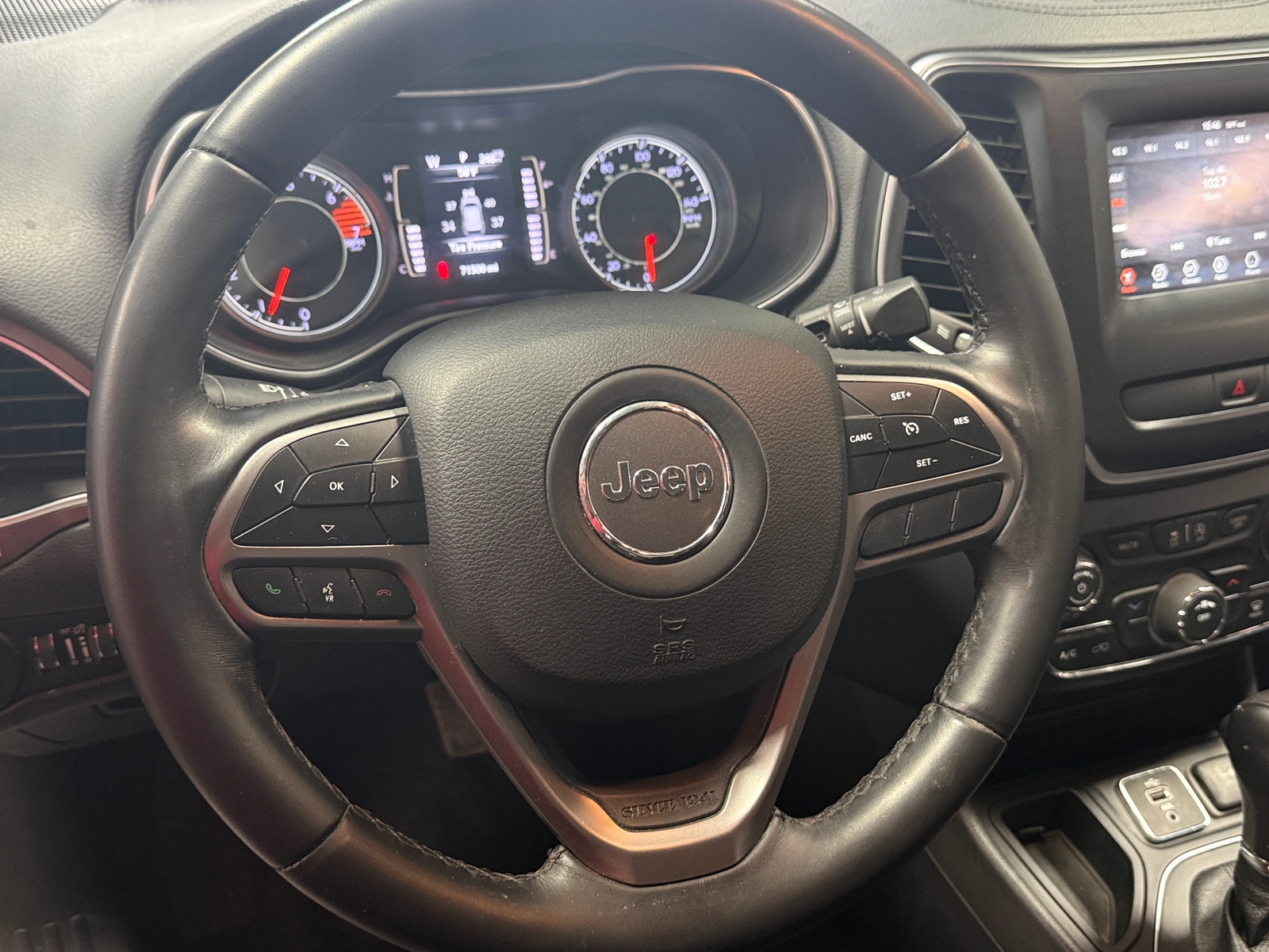 Thumbnail: 2019 Jeep Cherokee - 5