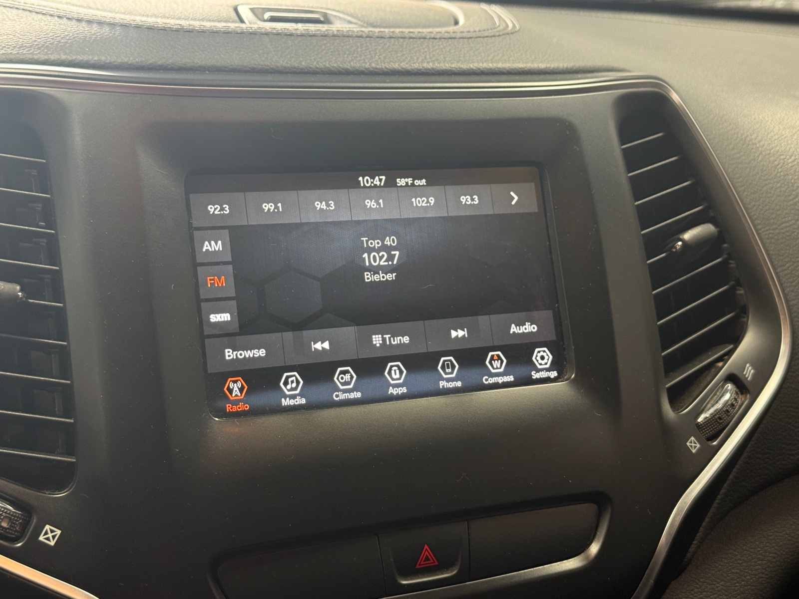 Thumbnail: 2019 Jeep Cherokee - 4