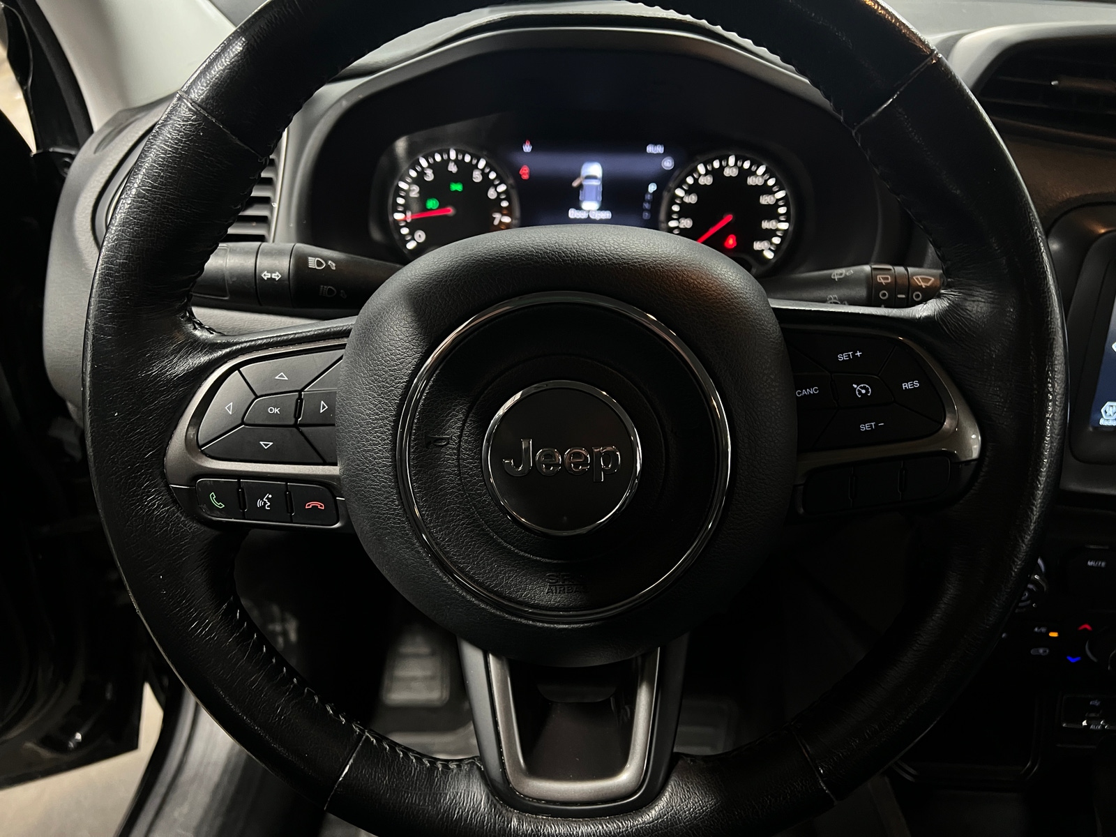 Thumbnail: 2018 Jeep Renegade - 4