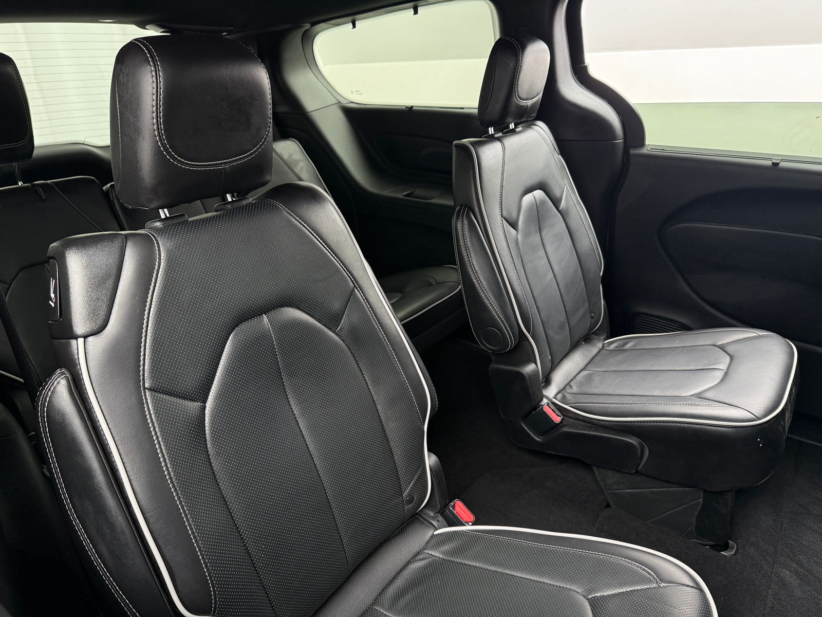 Thumbnail: 2025 Chrysler Pacifica - 5