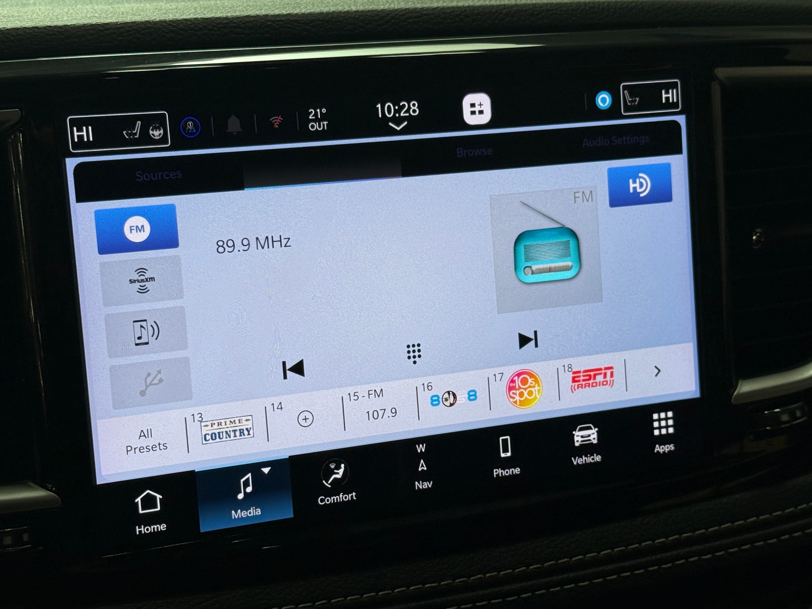 Thumbnail: 2025 Chrysler Pacifica - 3