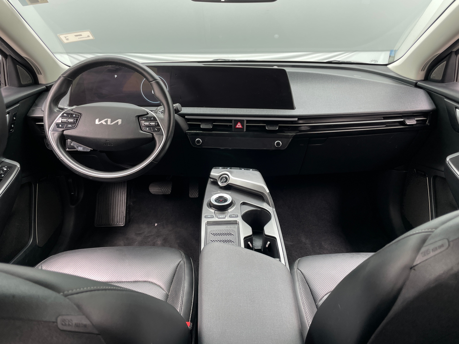 Thumbnail: 2022 Kia EV6 - 2