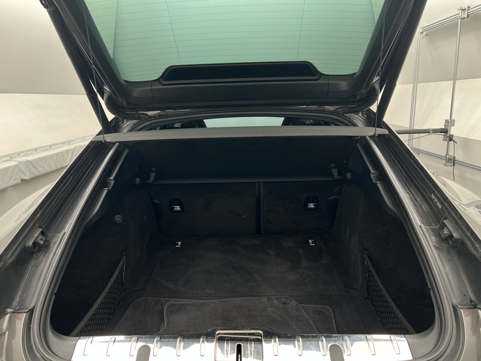 Thumbnail: 2017 Porsche Panamera - 6